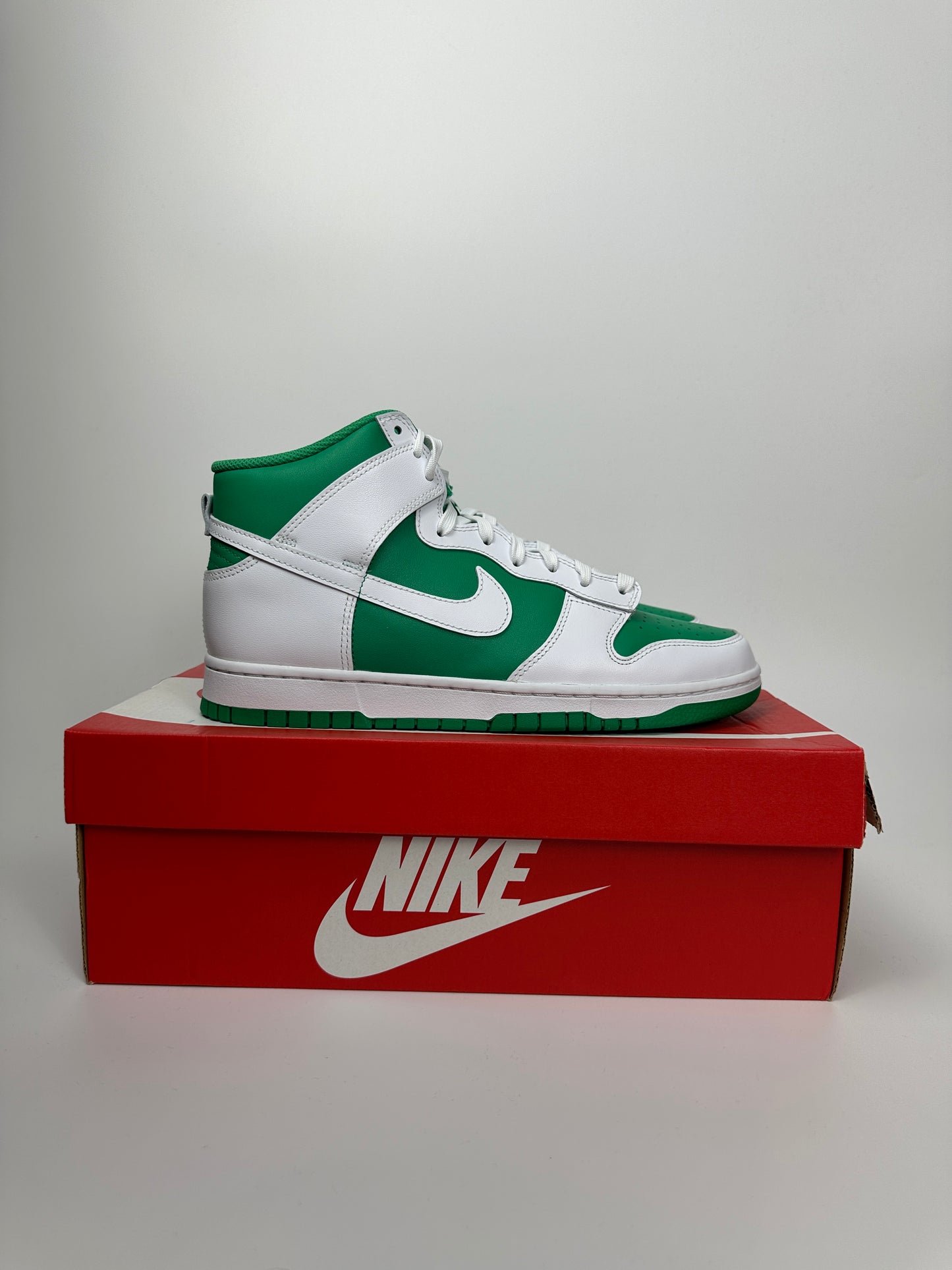 Nike Dunk High “Stadium Green”