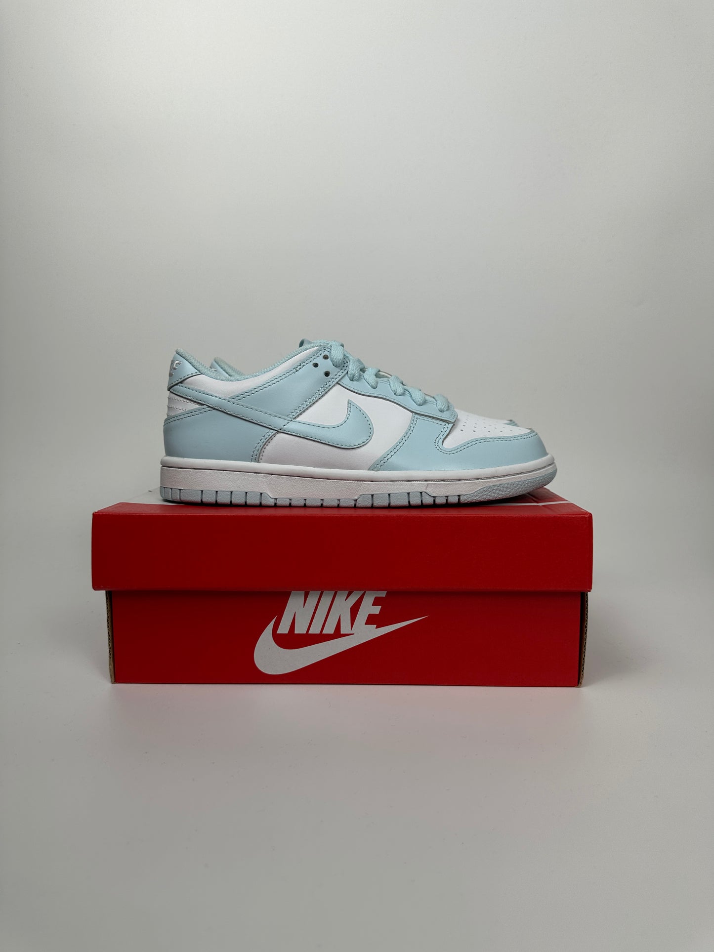 Nike Dunk Low “Glacier Blue”