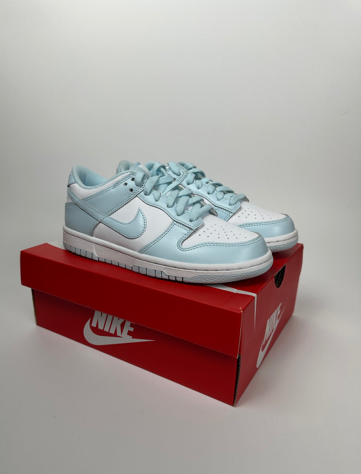Nike Dunk Low “Glacier Blue”