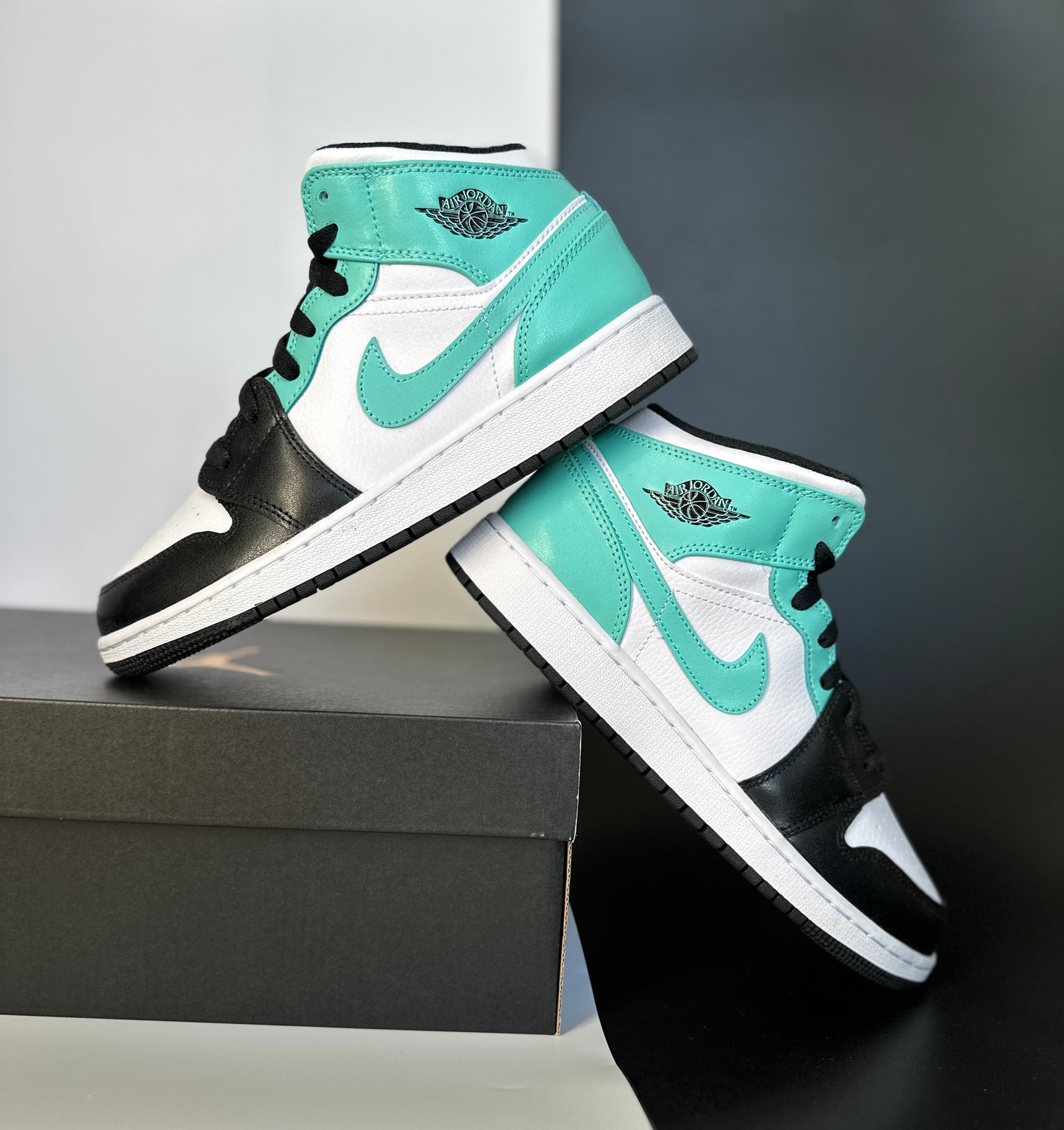 Nike Air Jordan 1 Mid Tropical Twist