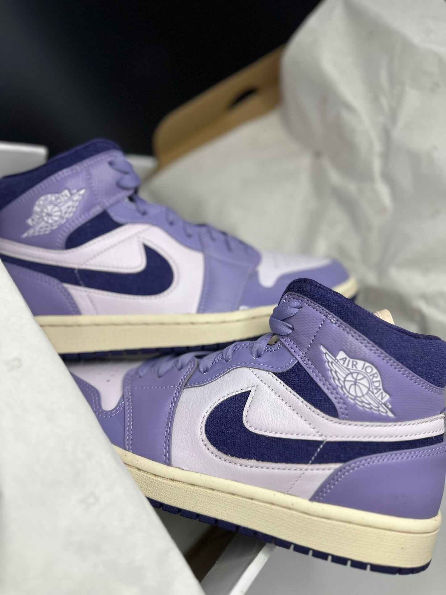 Nike Air Jordan 1 Mid SE "Midnight Purple"