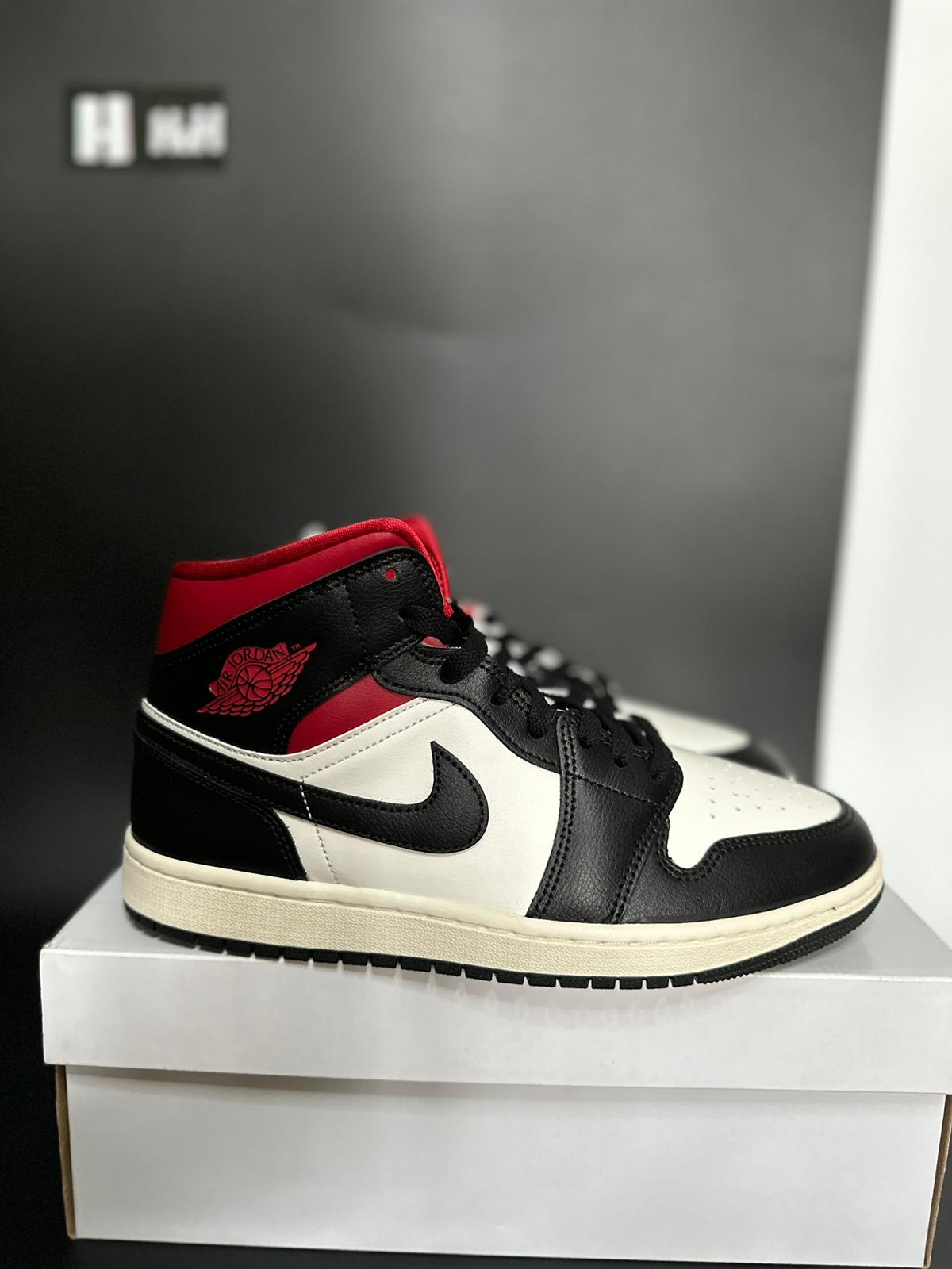 Nike Air Jordan 1 Mid "Gym Red"