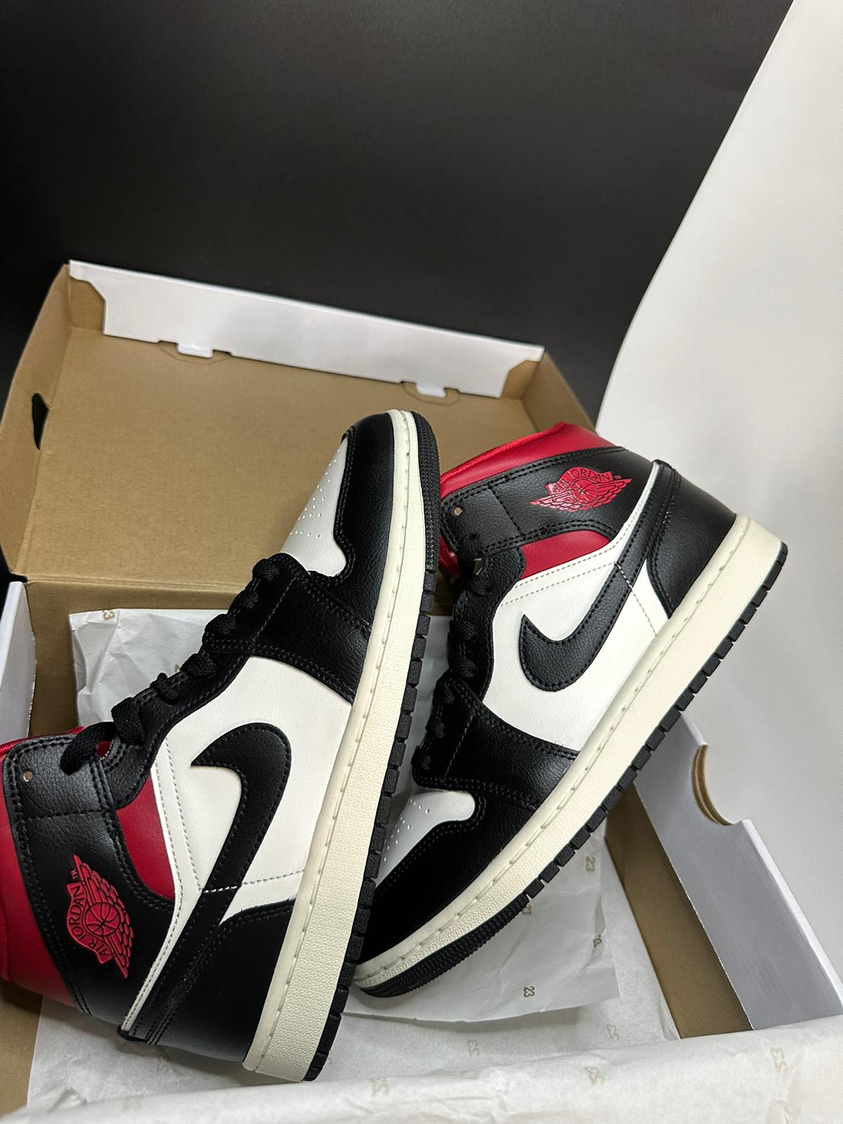 Nike Air Jordan 1 Mid "Gym Red"