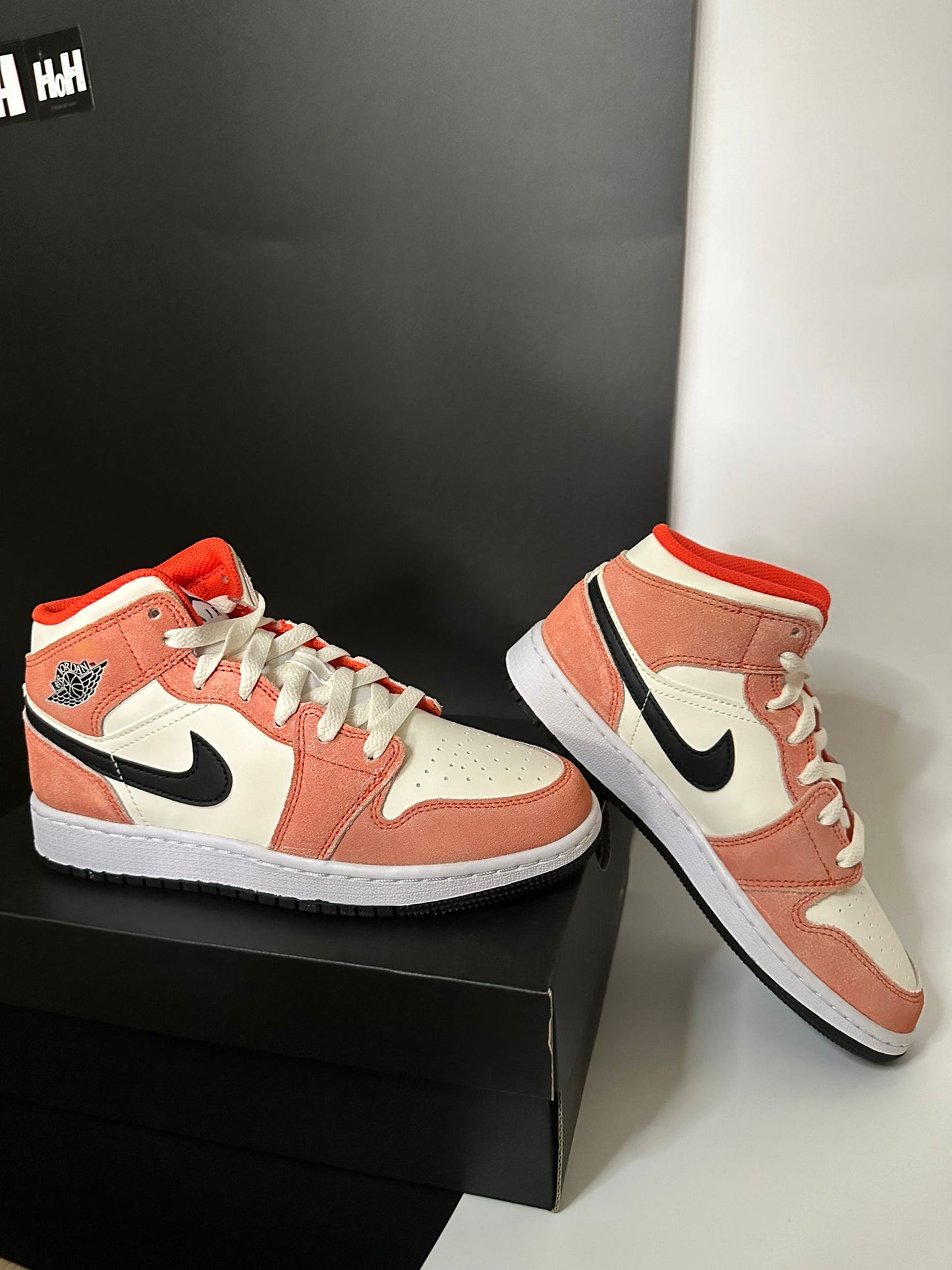 Nike Air Jordan 1 Mid "Orange Suade"