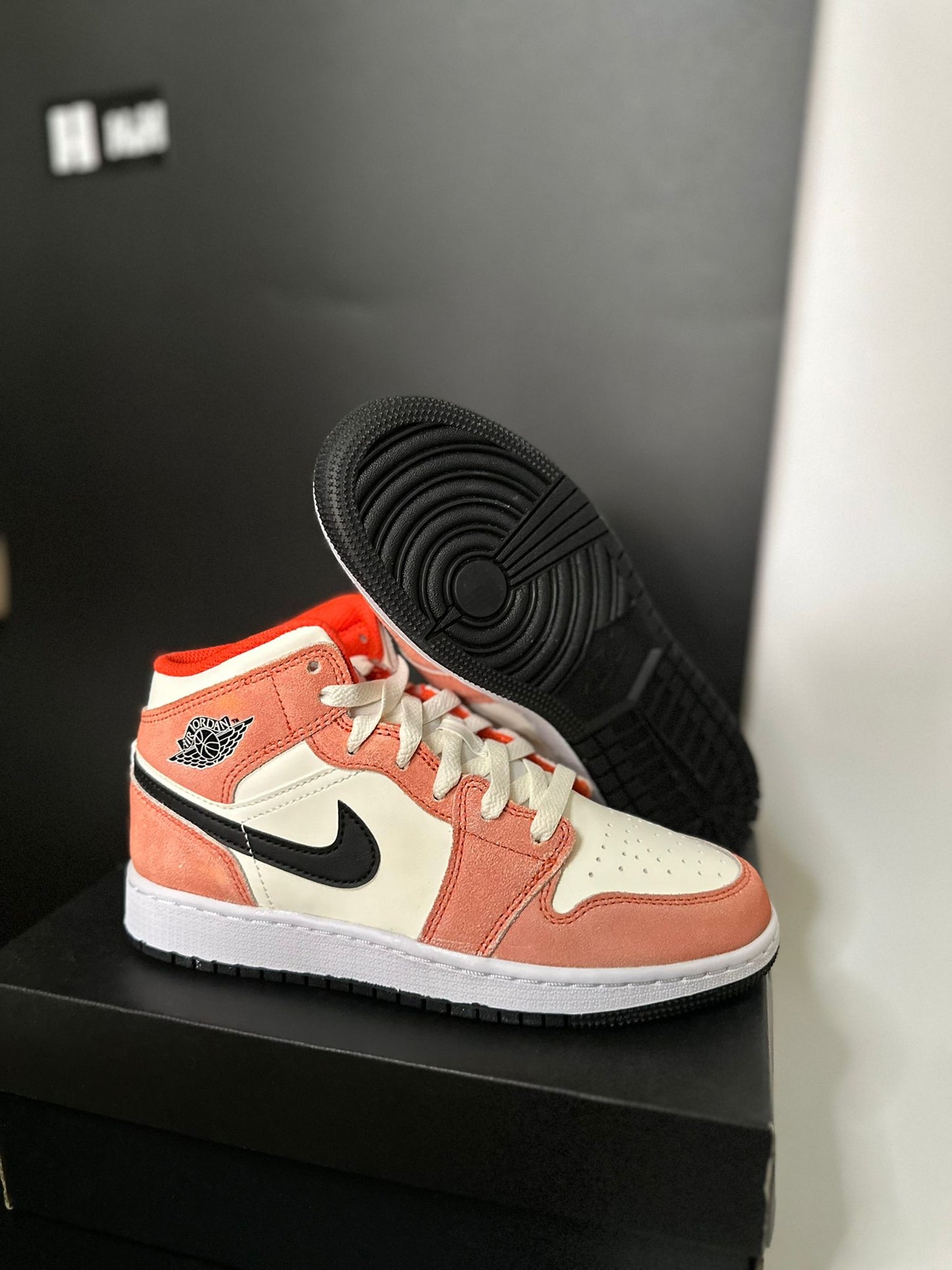Nike Air Jordan 1 Mid "Orange Suade"