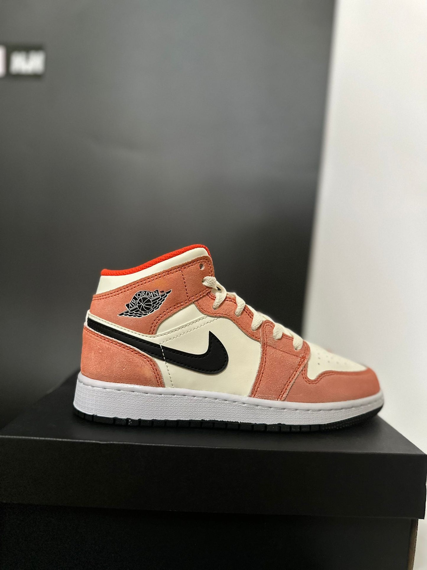 Nike Air Jordan 1 Mid "Orange Suade"