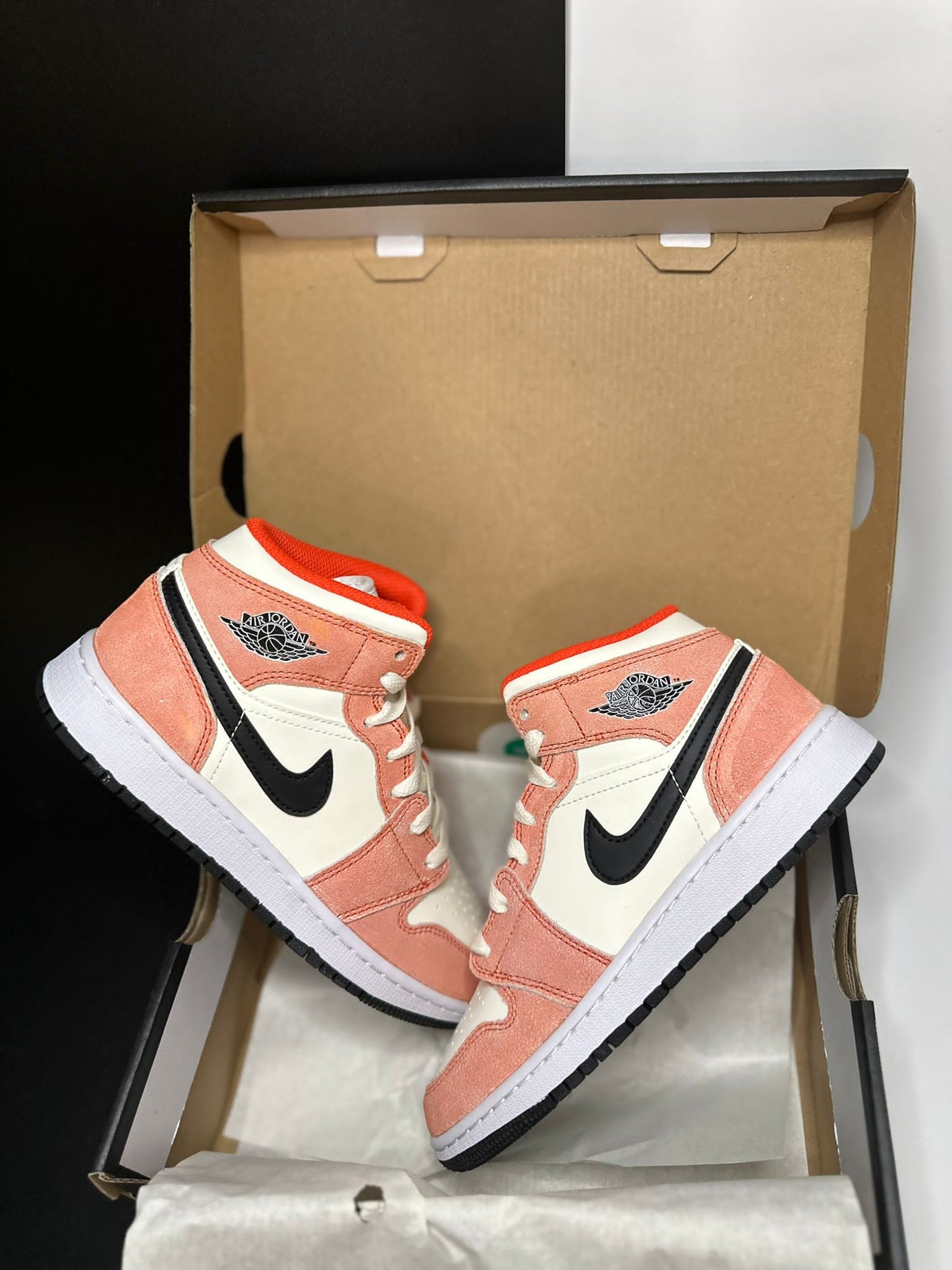 Nike Air Jordan 1 Mid "Orange Suade"
