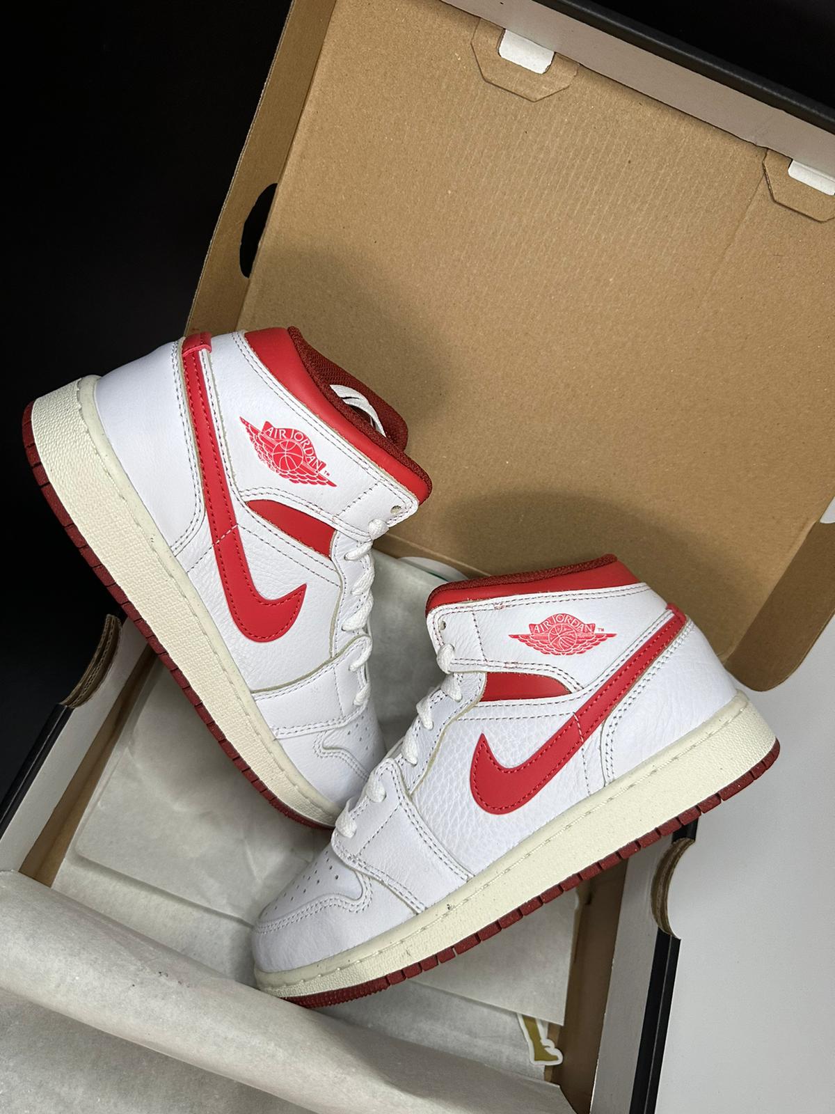 Nike Air Jordan 1 Mid "White Dune Red"