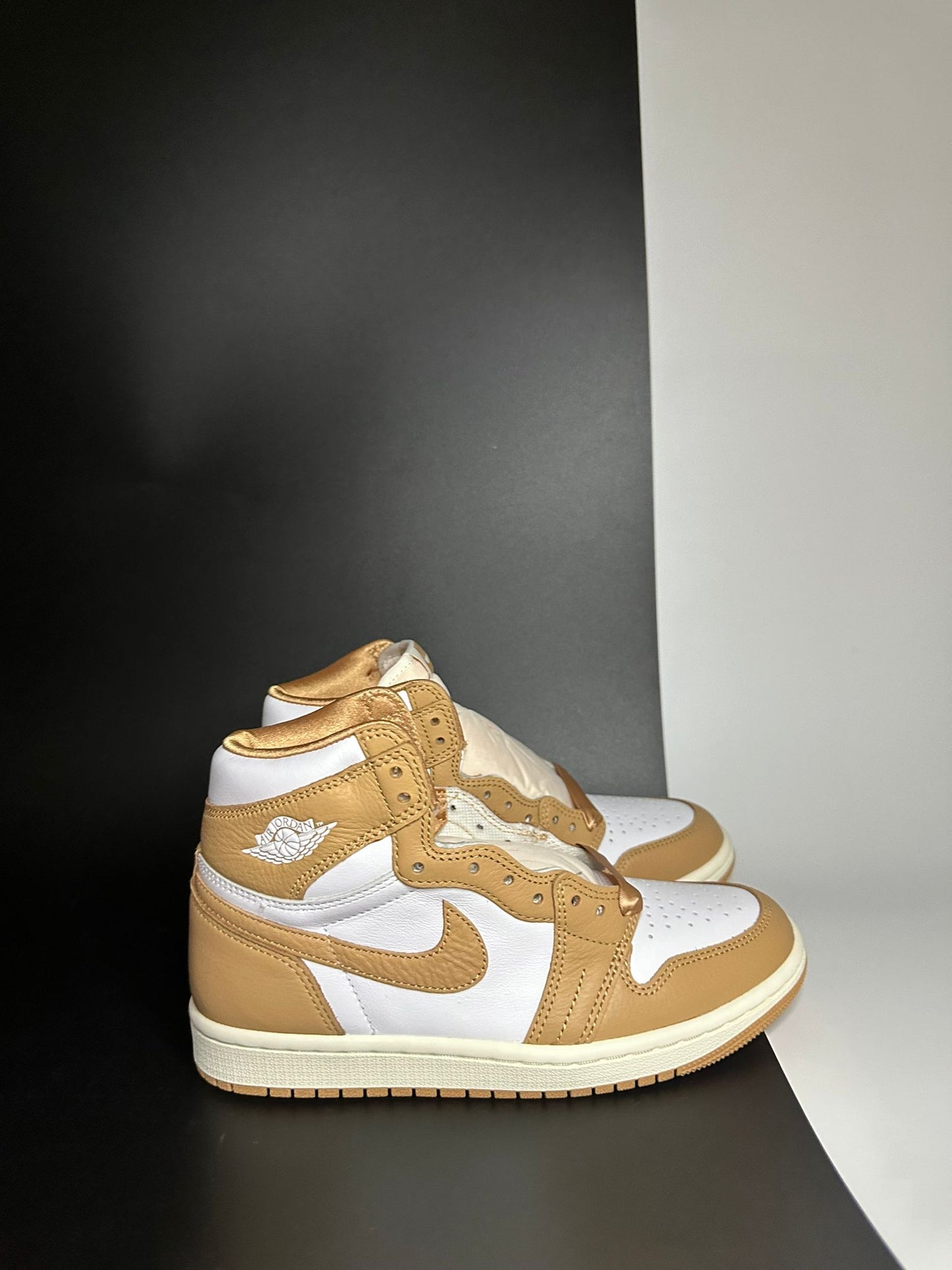 Nike Air Jordan 1 High "Praline"
