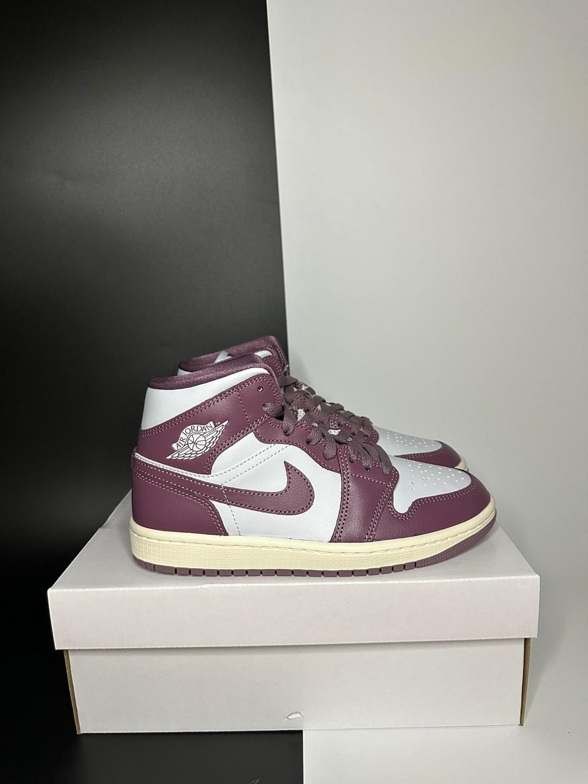 Nike Air Jordan 1 Mid "Sky Mauve"