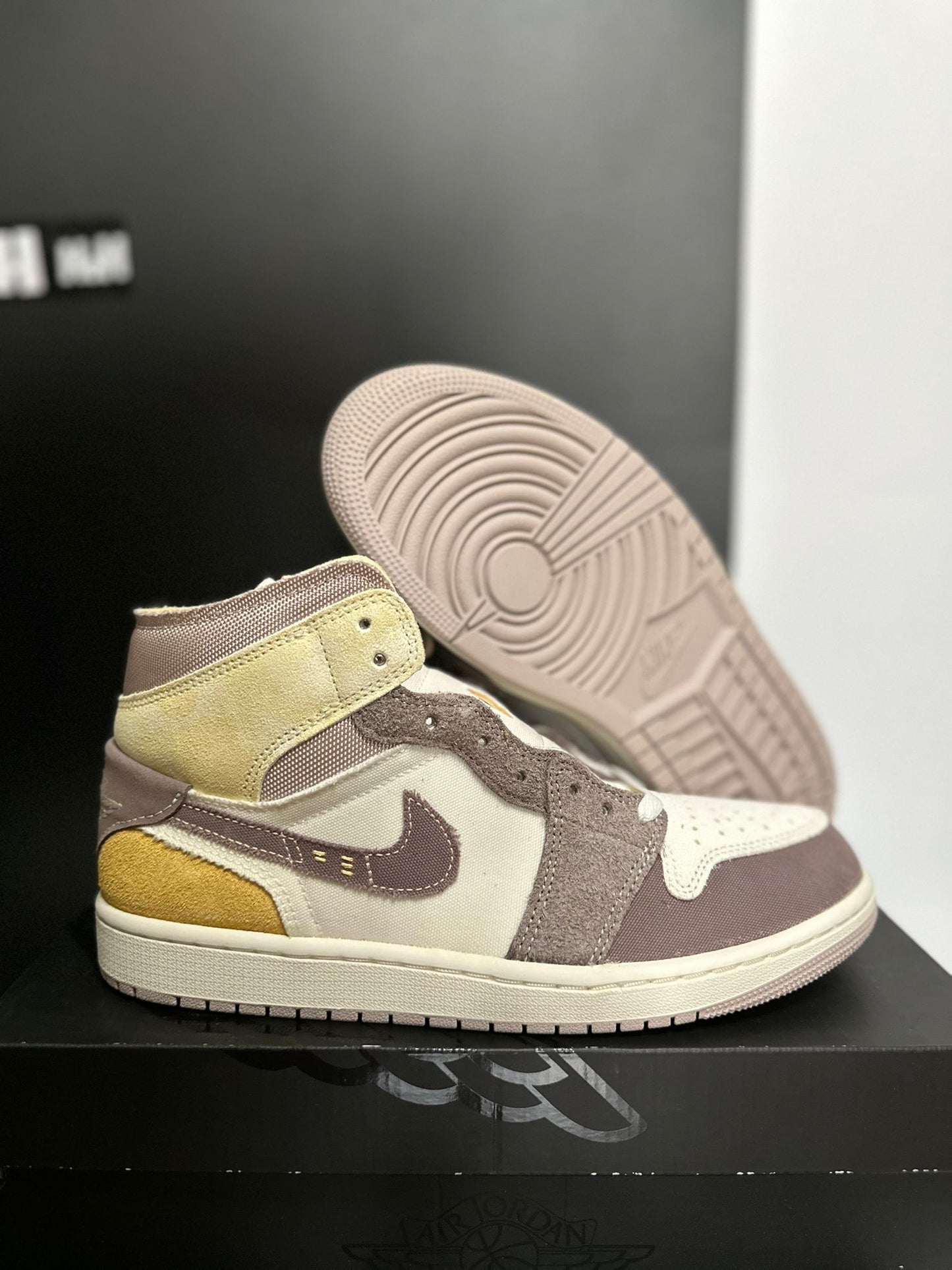 Nike Air Jordan 1 Mid Craft “Taupe Haze”