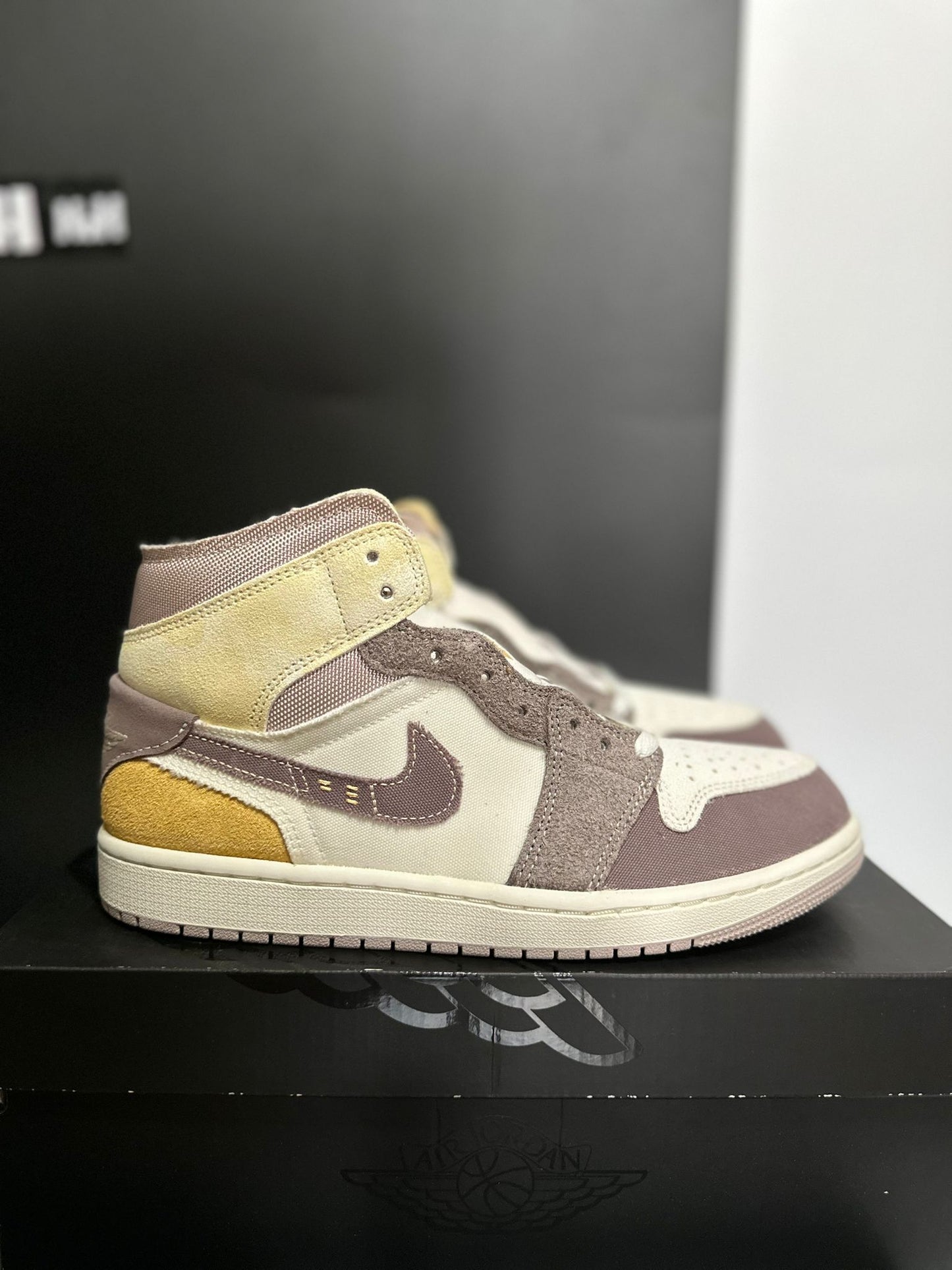 Nike Air Jordan 1 Mid Craft “Taupe Haze”