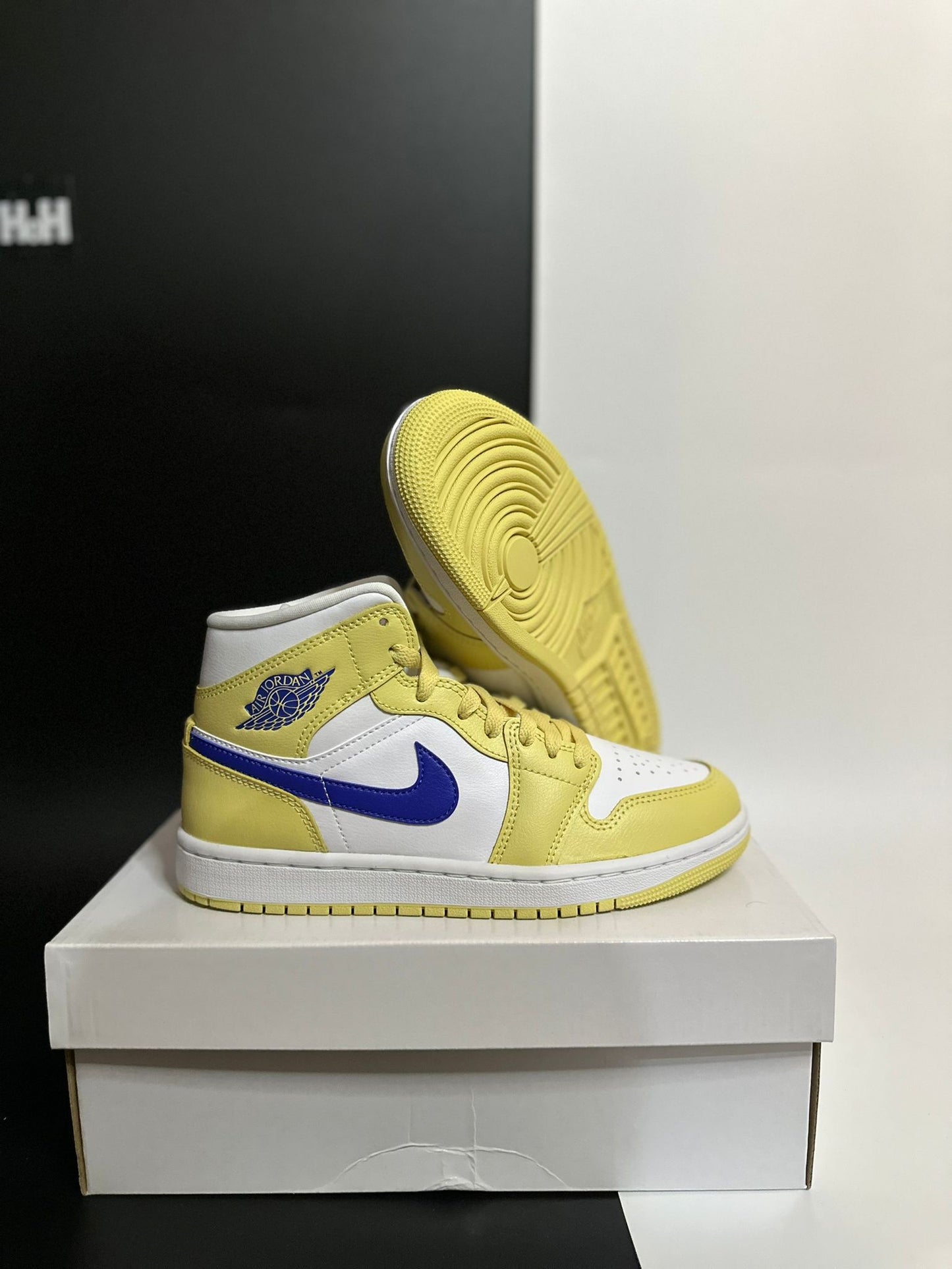 Nike Air Jordan 1 Mid "Lemon Wash"