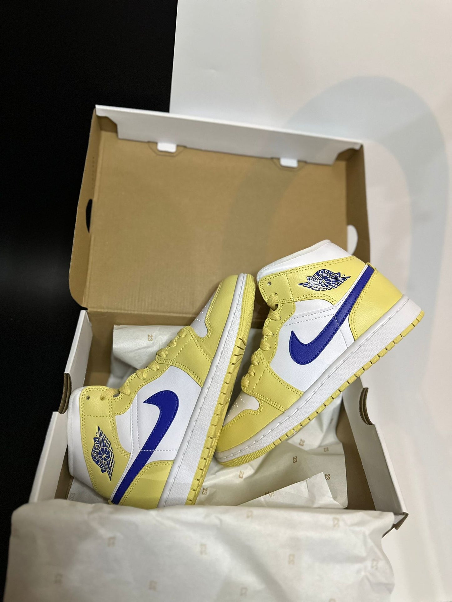 Nike Air Jordan 1 Mid "Lemon Wash"