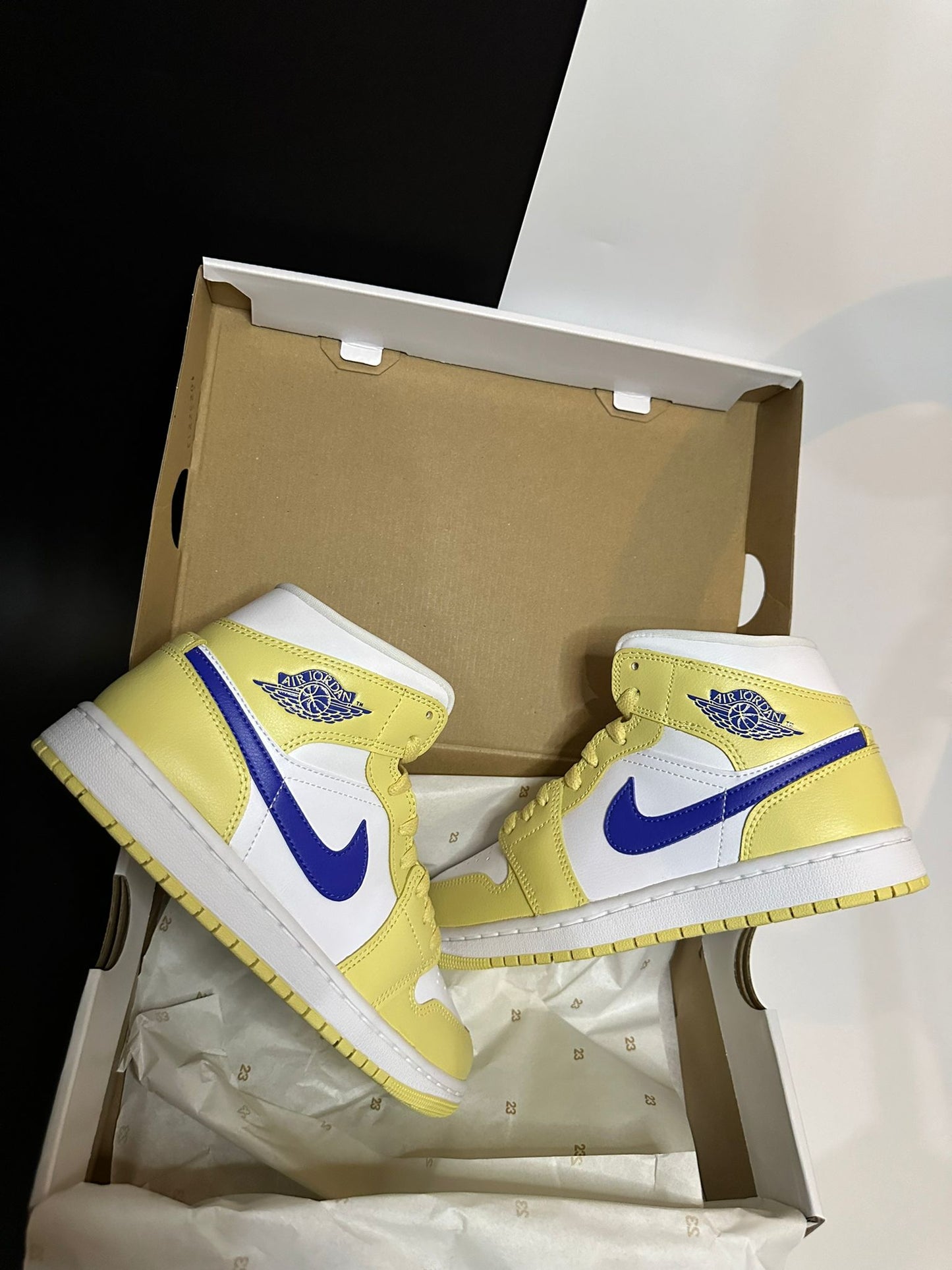 Nike Air Jordan 1 Mid "Lemon Wash"