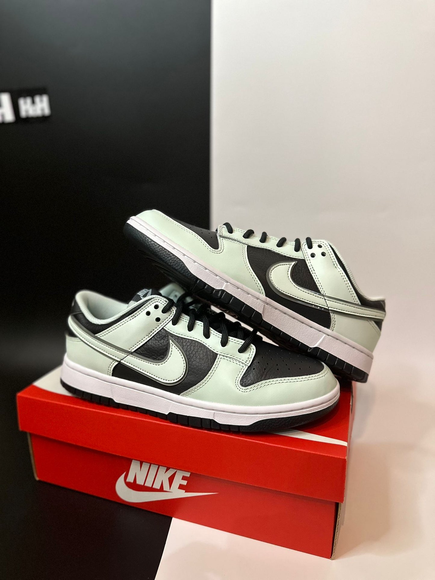 Nike Dunk Low "Smoke Grey"