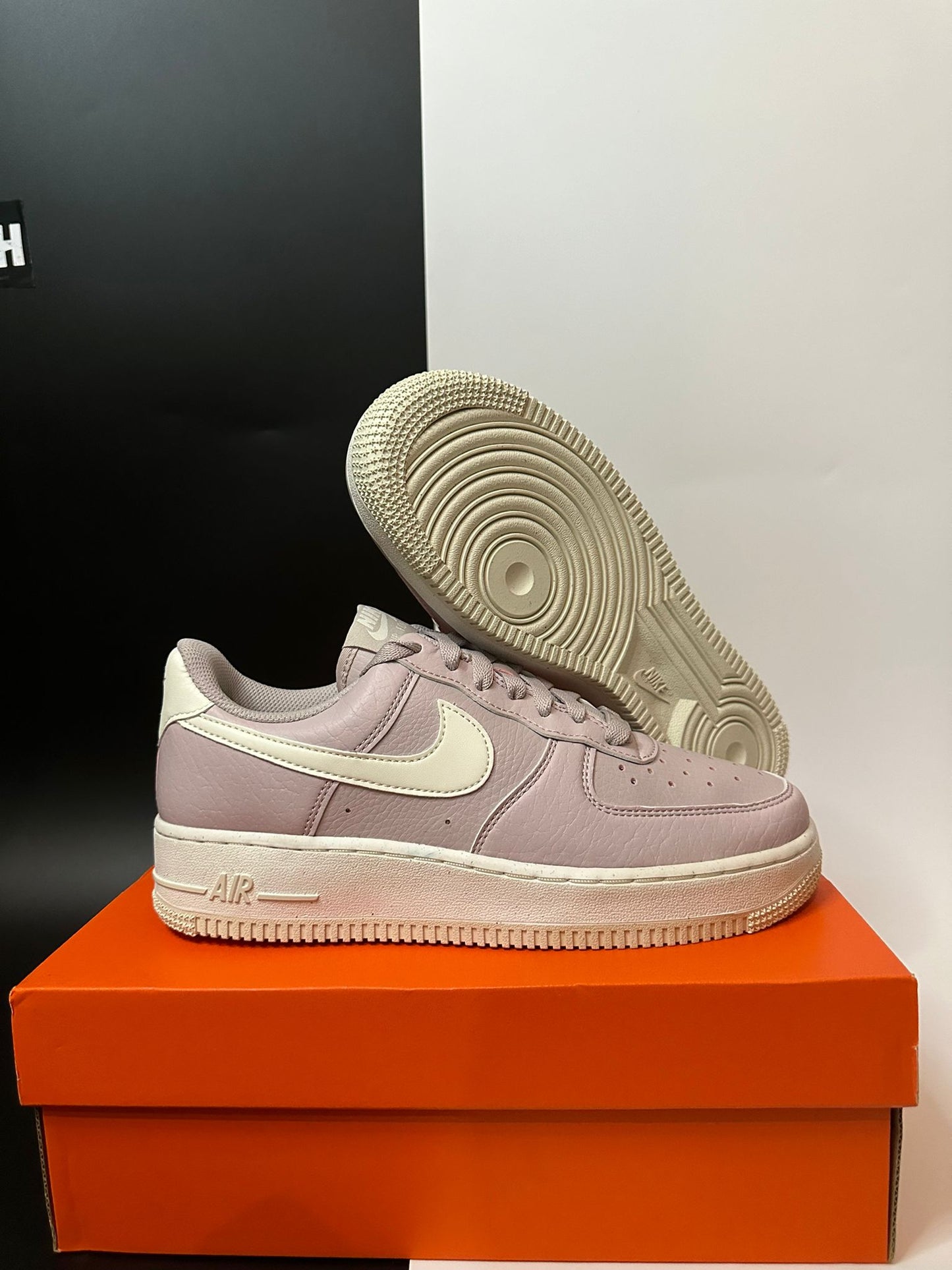 Nike Air Force 1 "Platinum Violet"