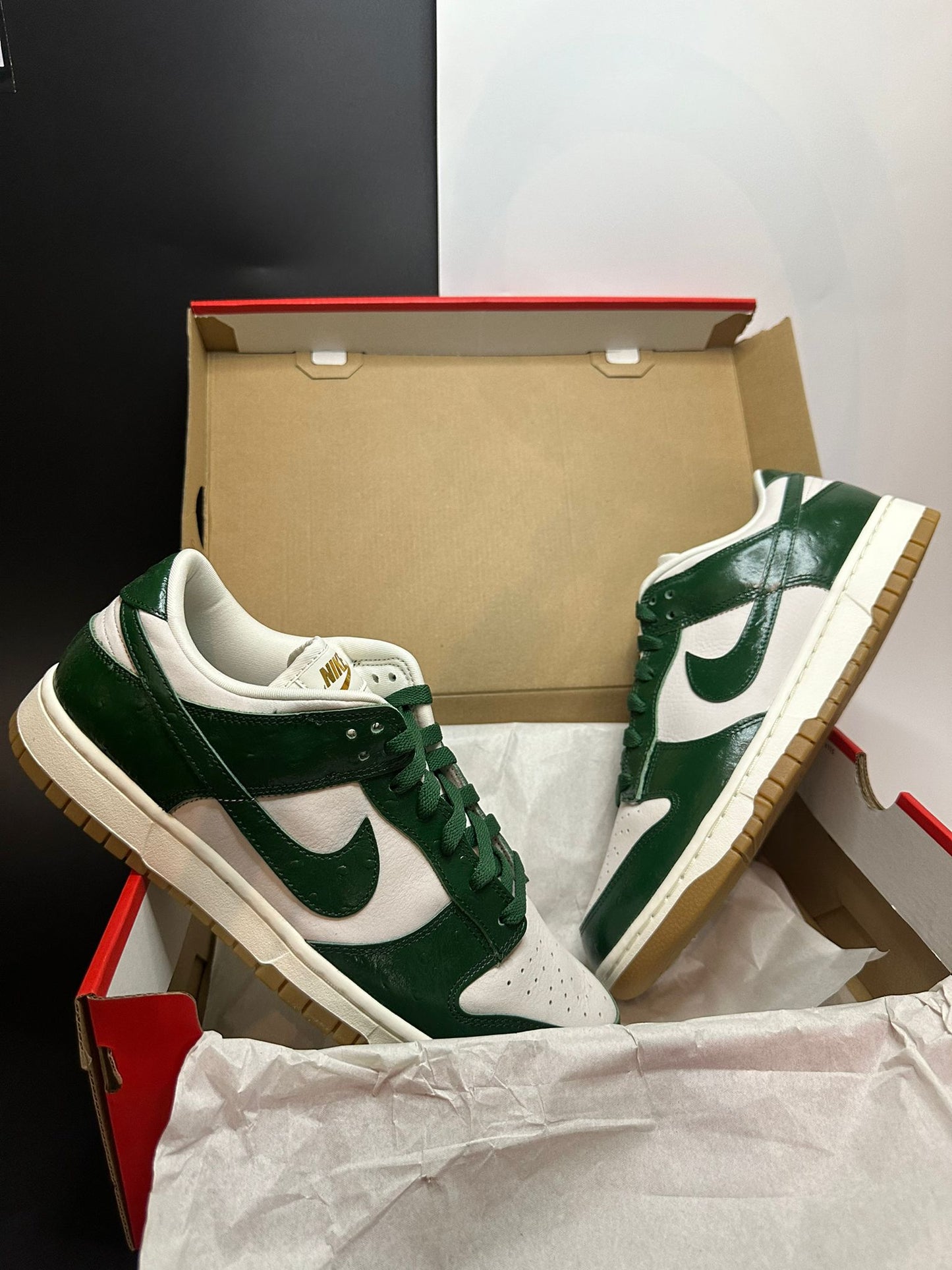 Nike Dunk Low "Phantom Green"
