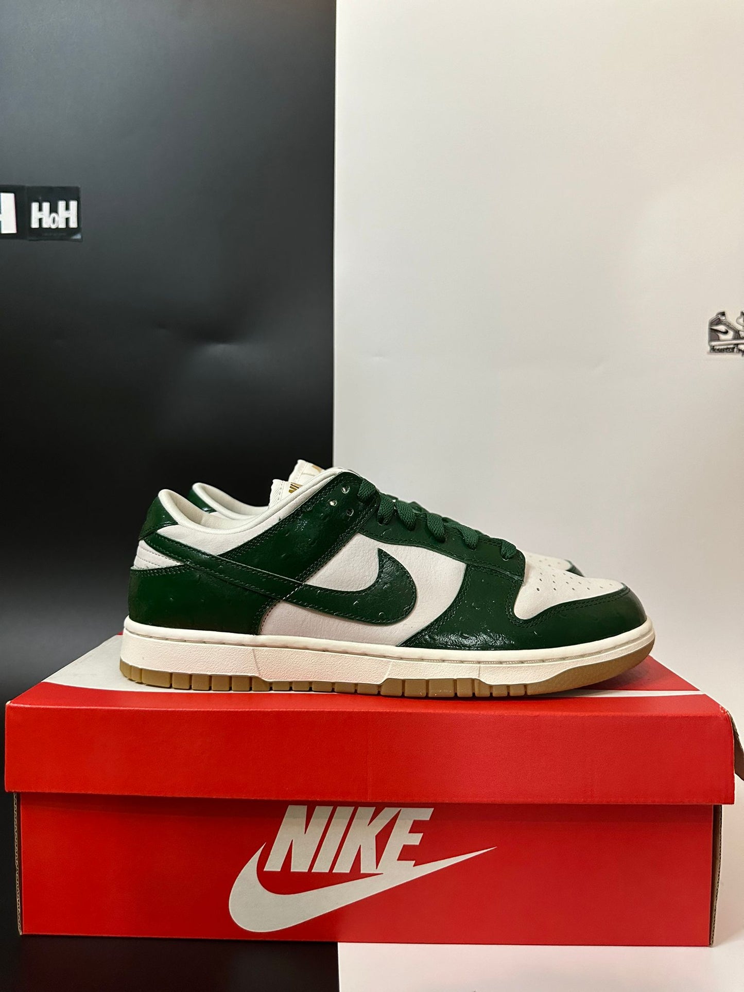 Nike Dunk Low "Phantom Green"