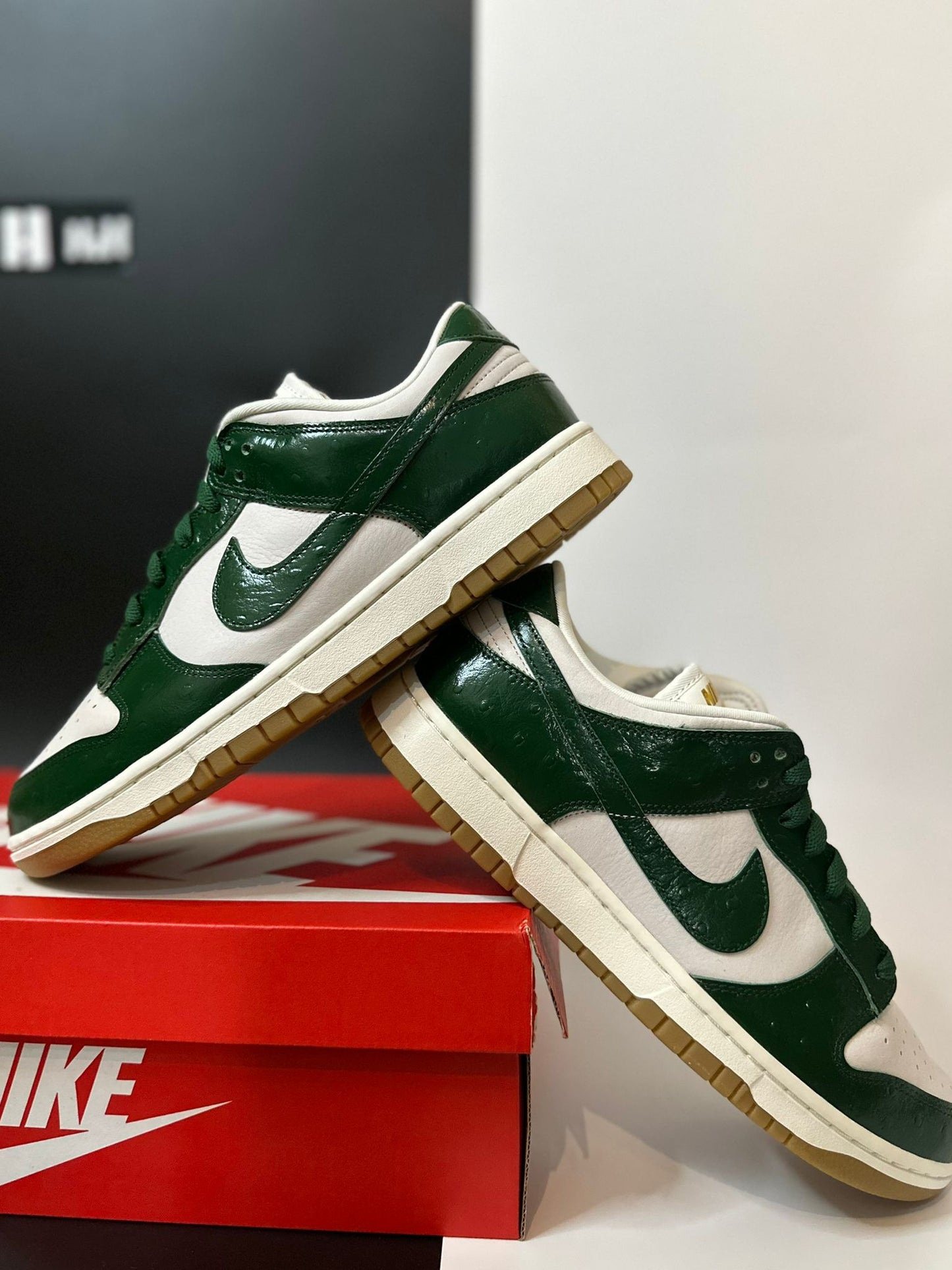 Nike Dunk Low "Phantom Green"