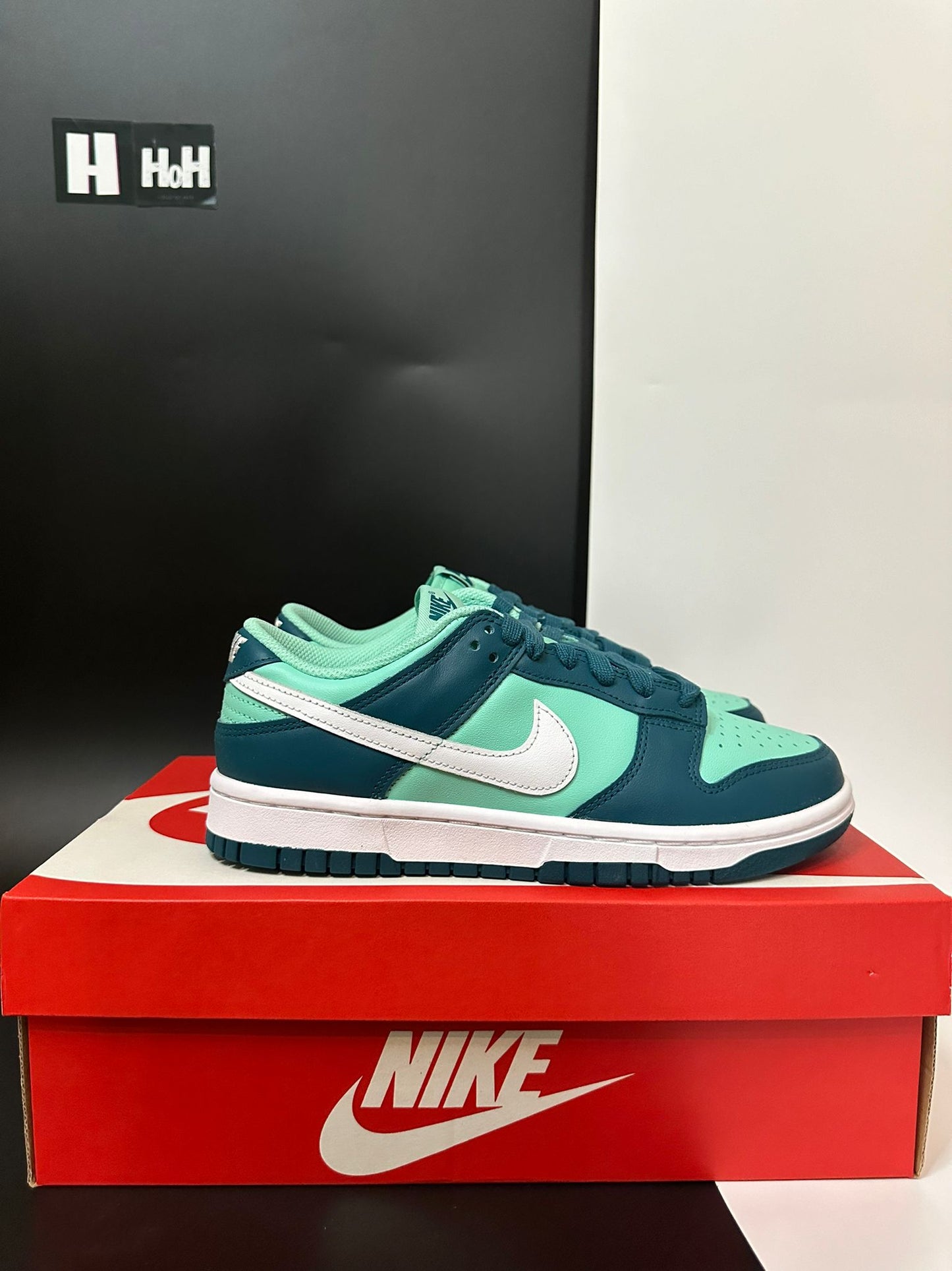Nike Dunk Low "Geode Teal"