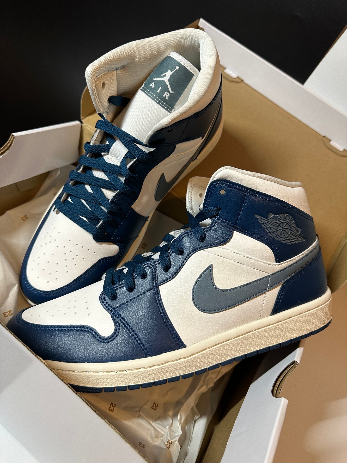 Nike Air Jordan 1 Mid “Marine Blue”