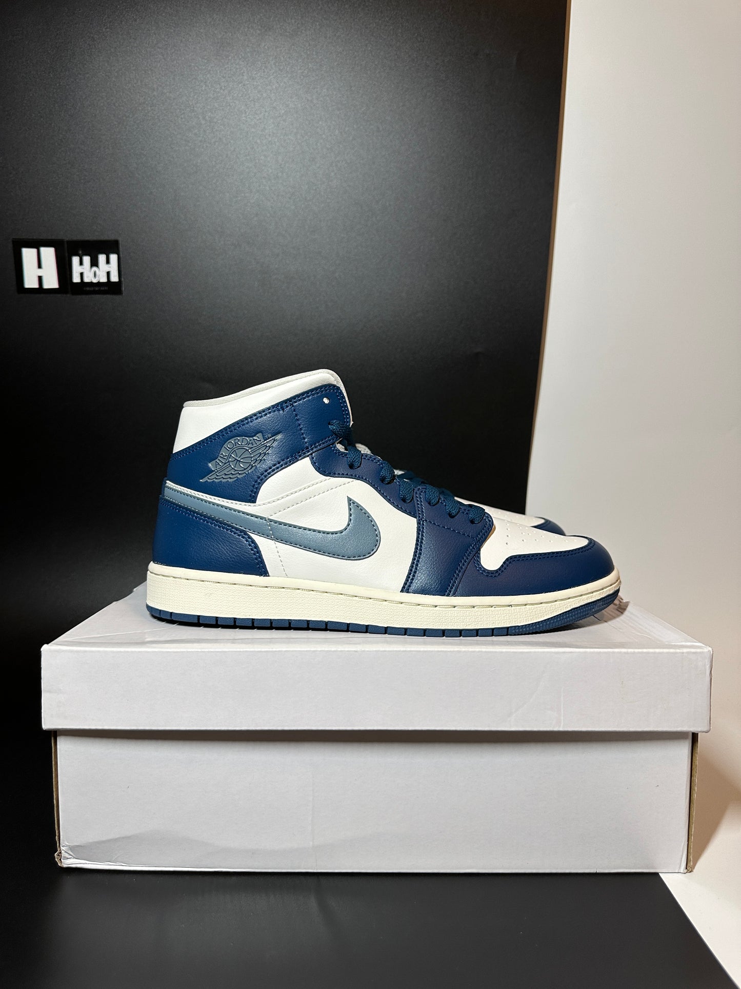 Nike Air Jordan 1 Mid “Marine Blue”