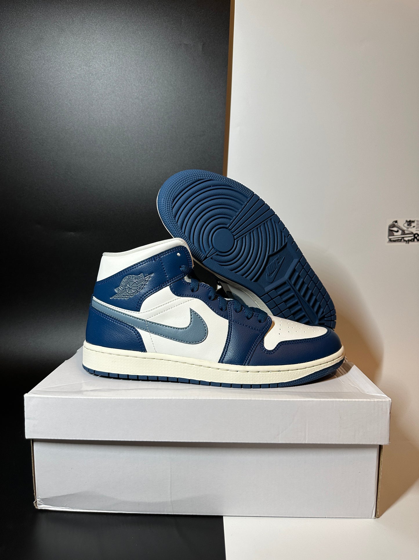 Nike Air Jordan 1 Mid “Marine Blue”
