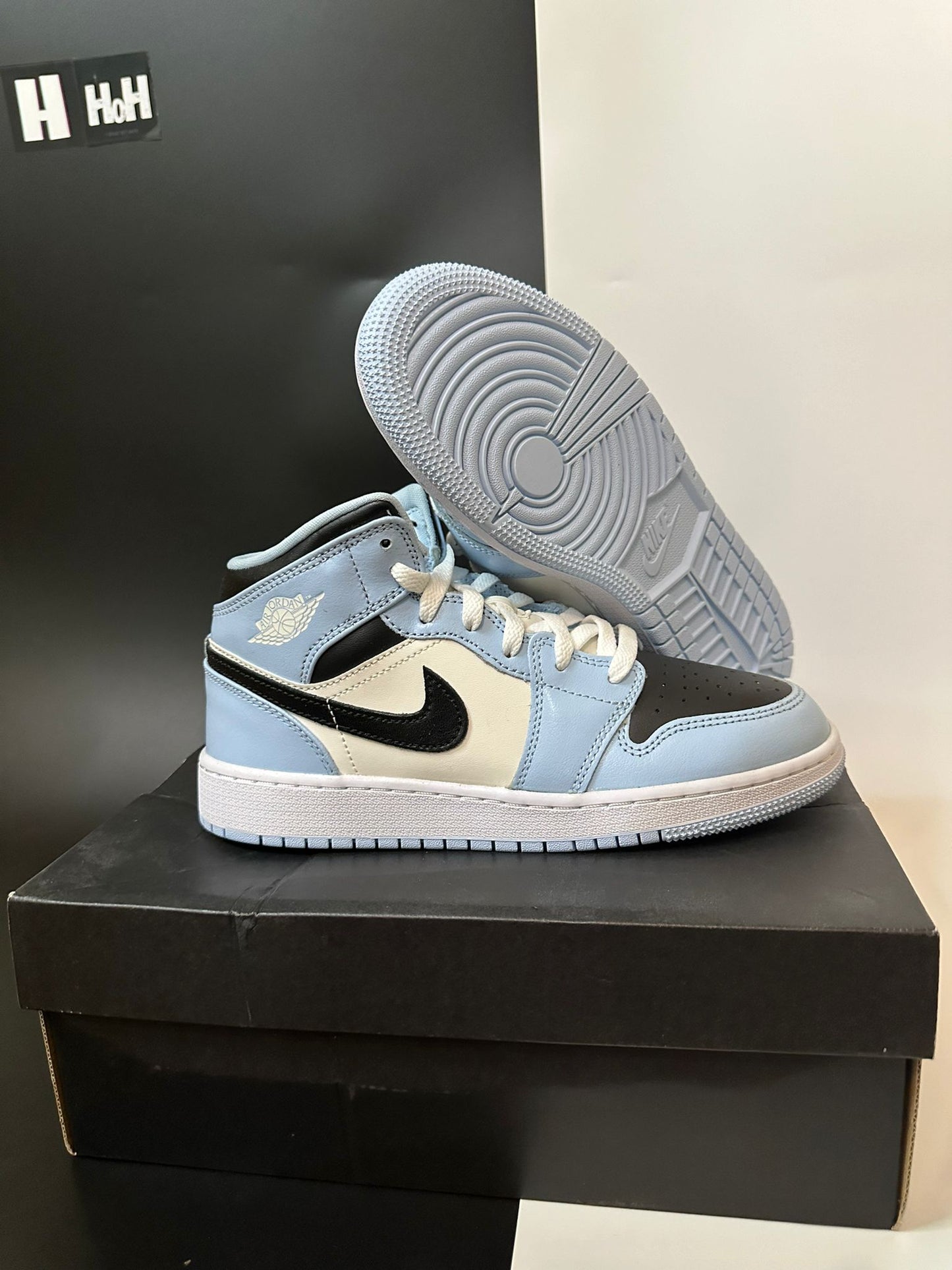 Nike Air Jordan 1 Mid Ice Blue