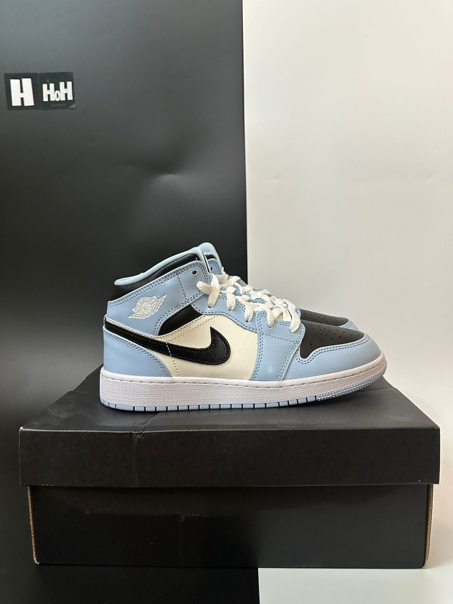 Nike Air Jordan 1 Mid Ice Blue