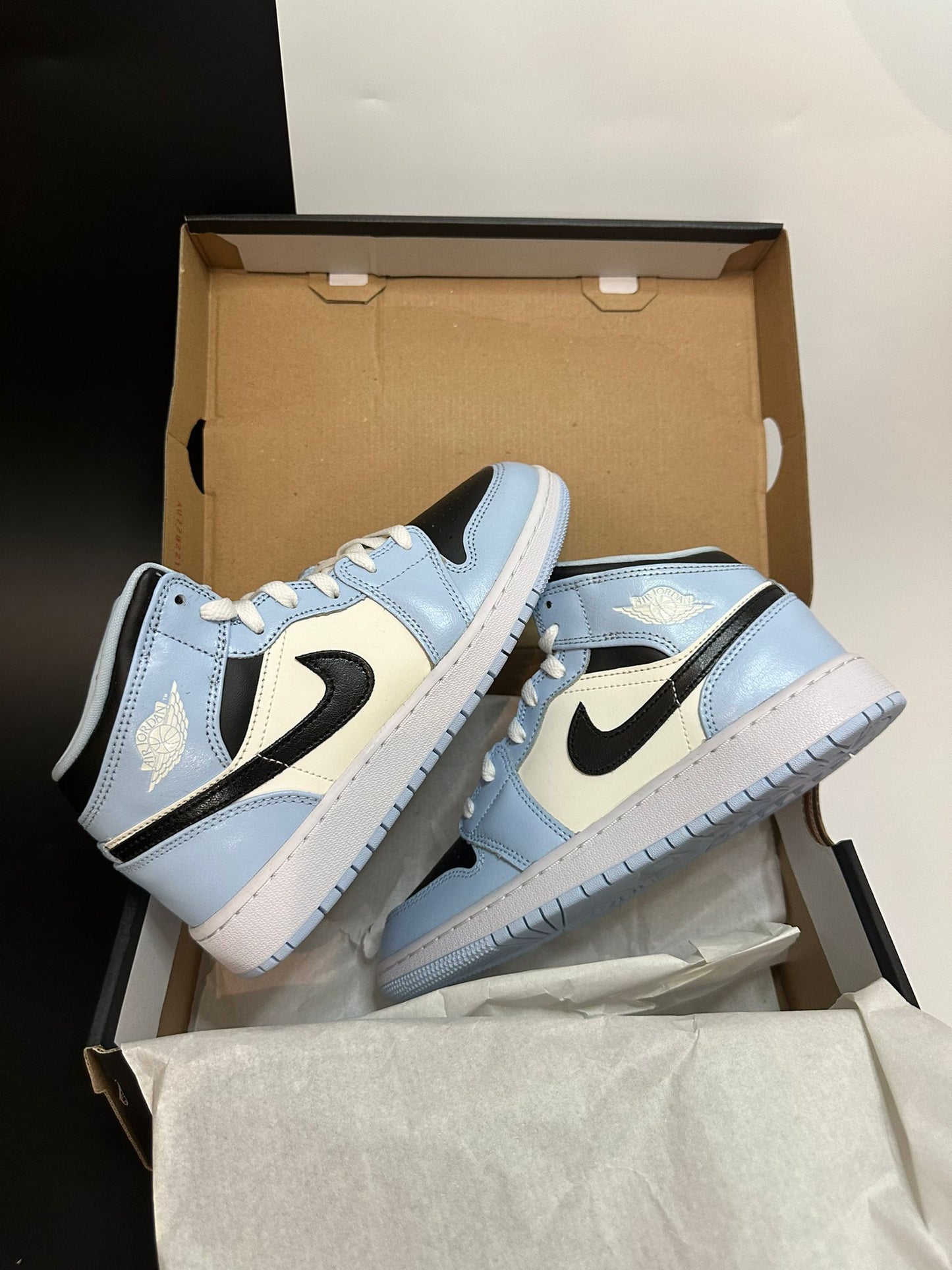 Nike Air Jordan 1 Mid Ice Blue