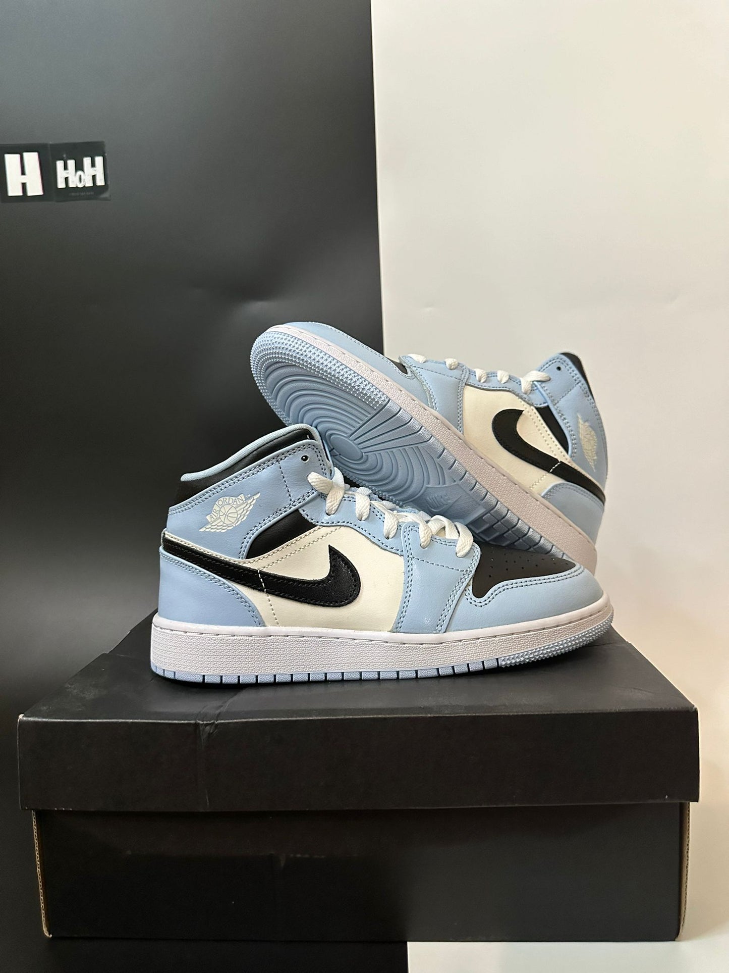 Nike Air Jordan 1 Mid Ice Blue
