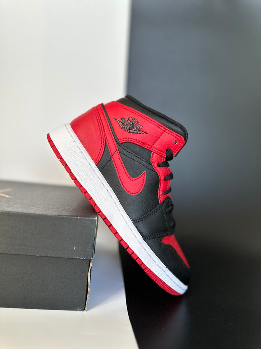 Nike Air Jordan 1 Mid “Banned”