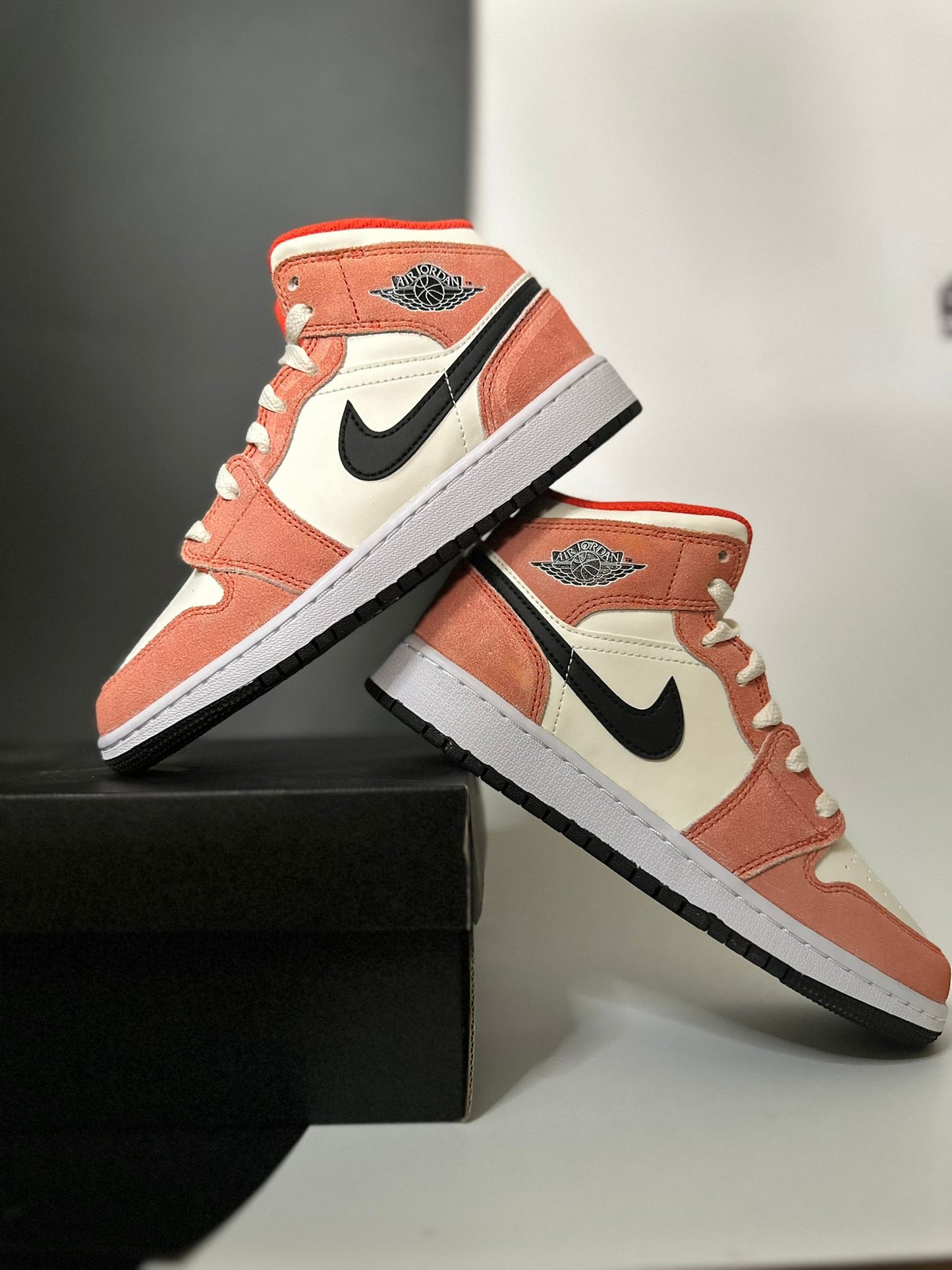 Nike Air Jordan 1 Mid "Orange Suade"