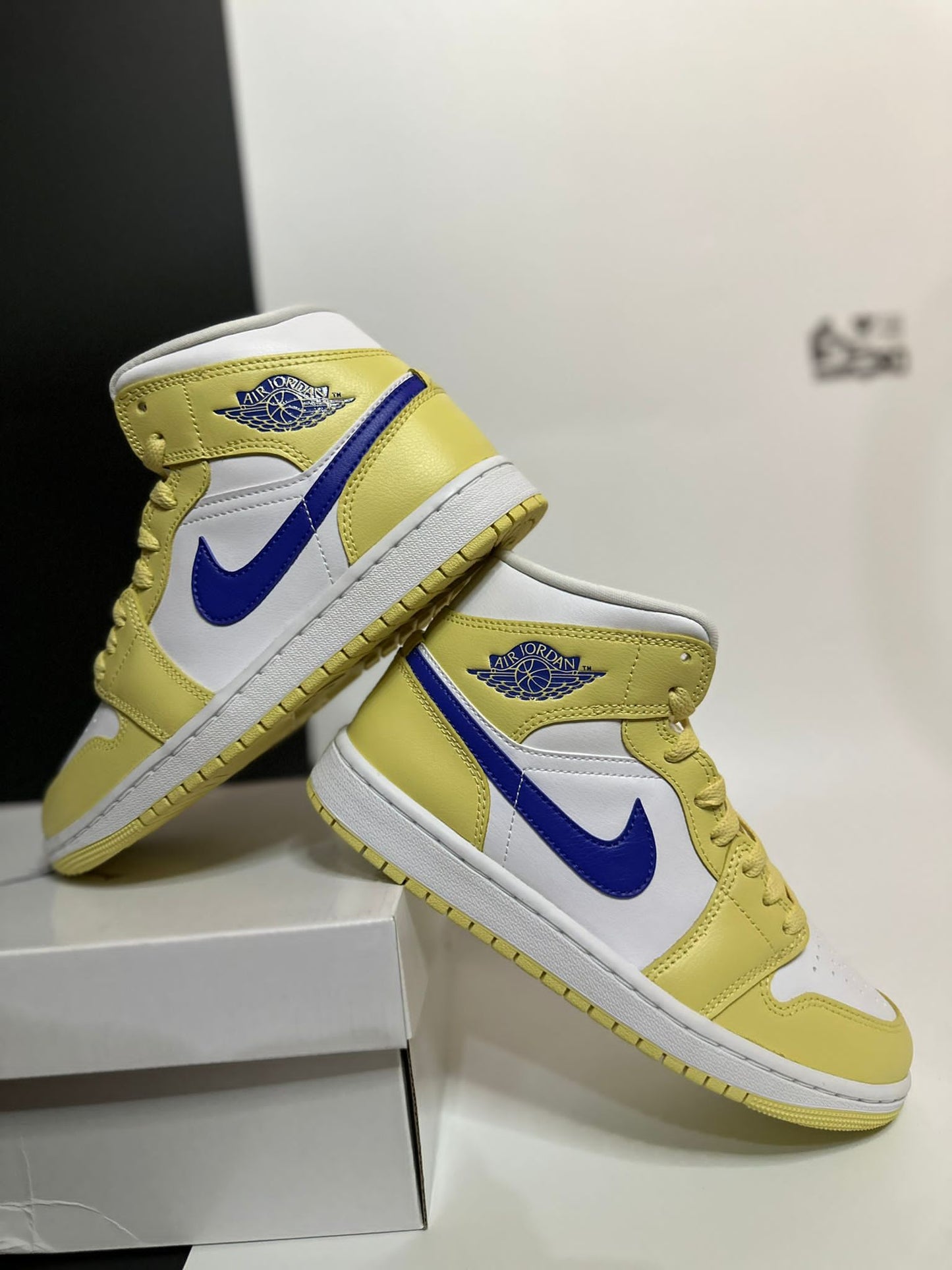 Nike Air Jordan 1 Mid "Lemon Wash"