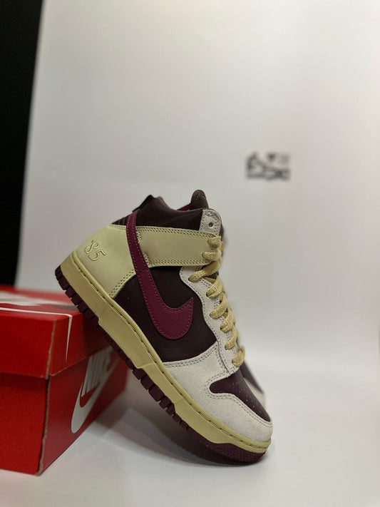 Nike Dunk High Retro "Burgundy Crush"