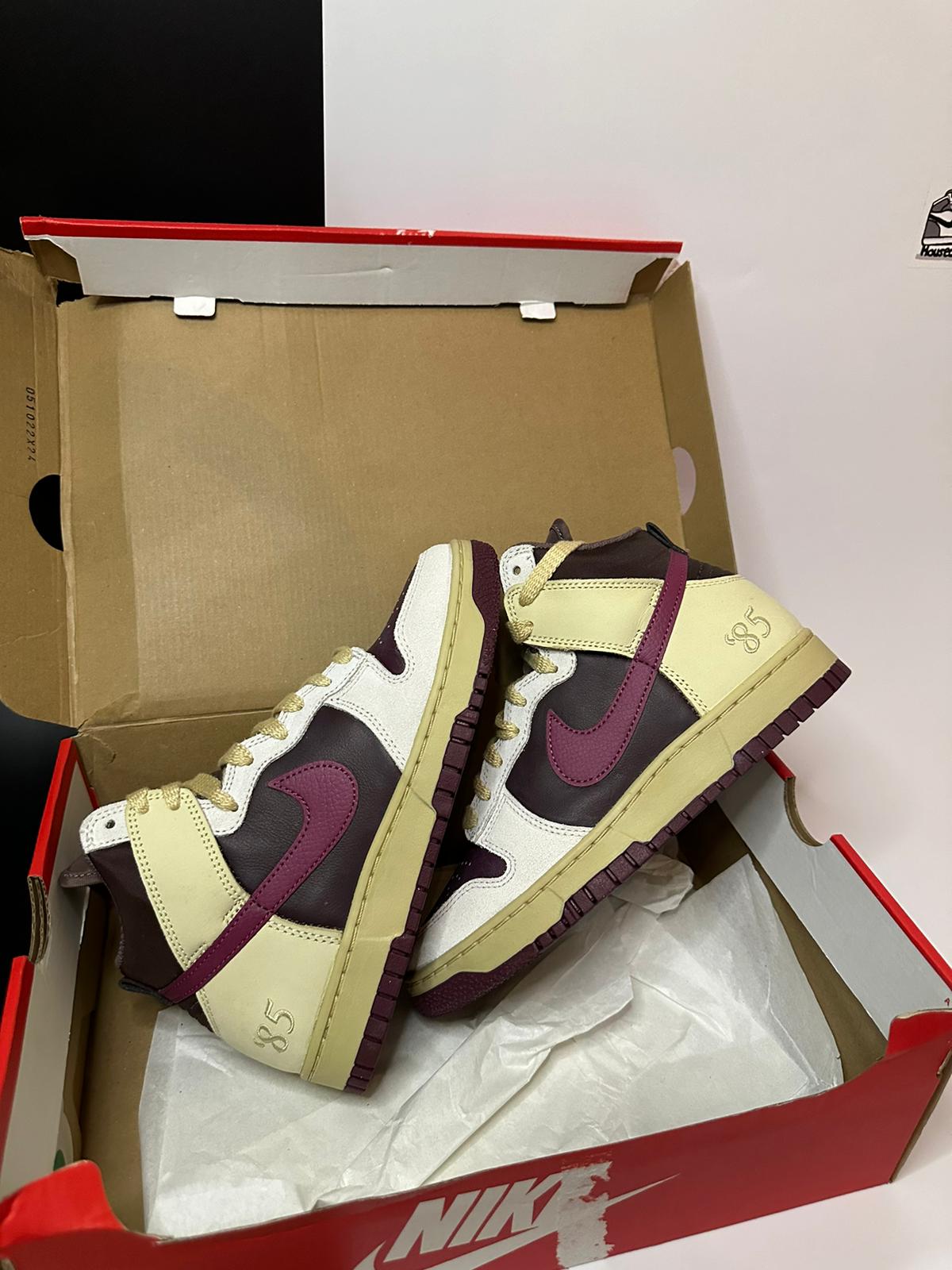 Nike Dunk High Retro "Burgundy Crush"