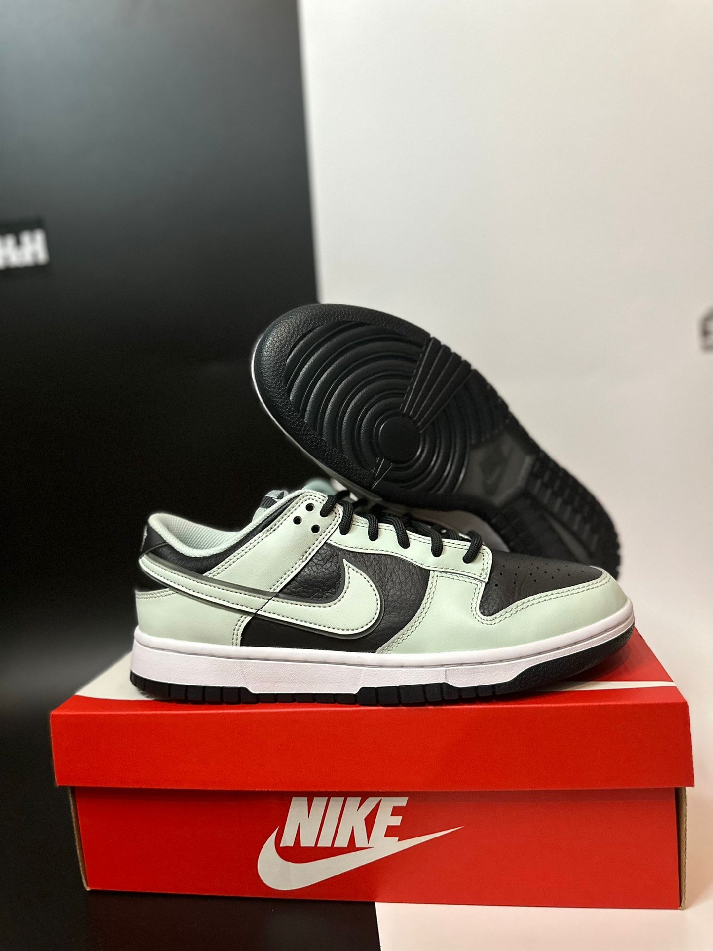 Nike Dunk Low "Smoke Grey"