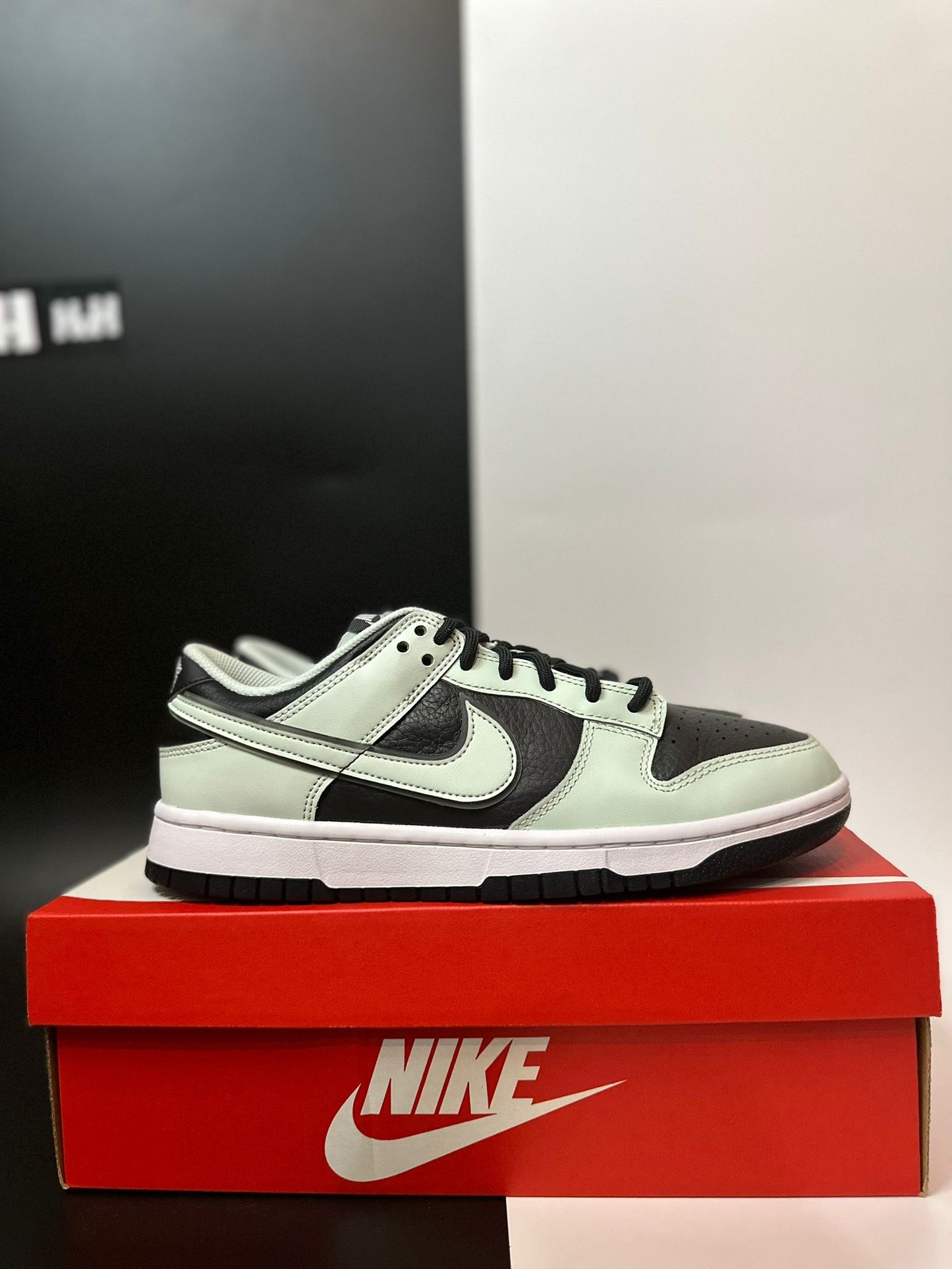 Nike Dunk Low "Smoke Grey"