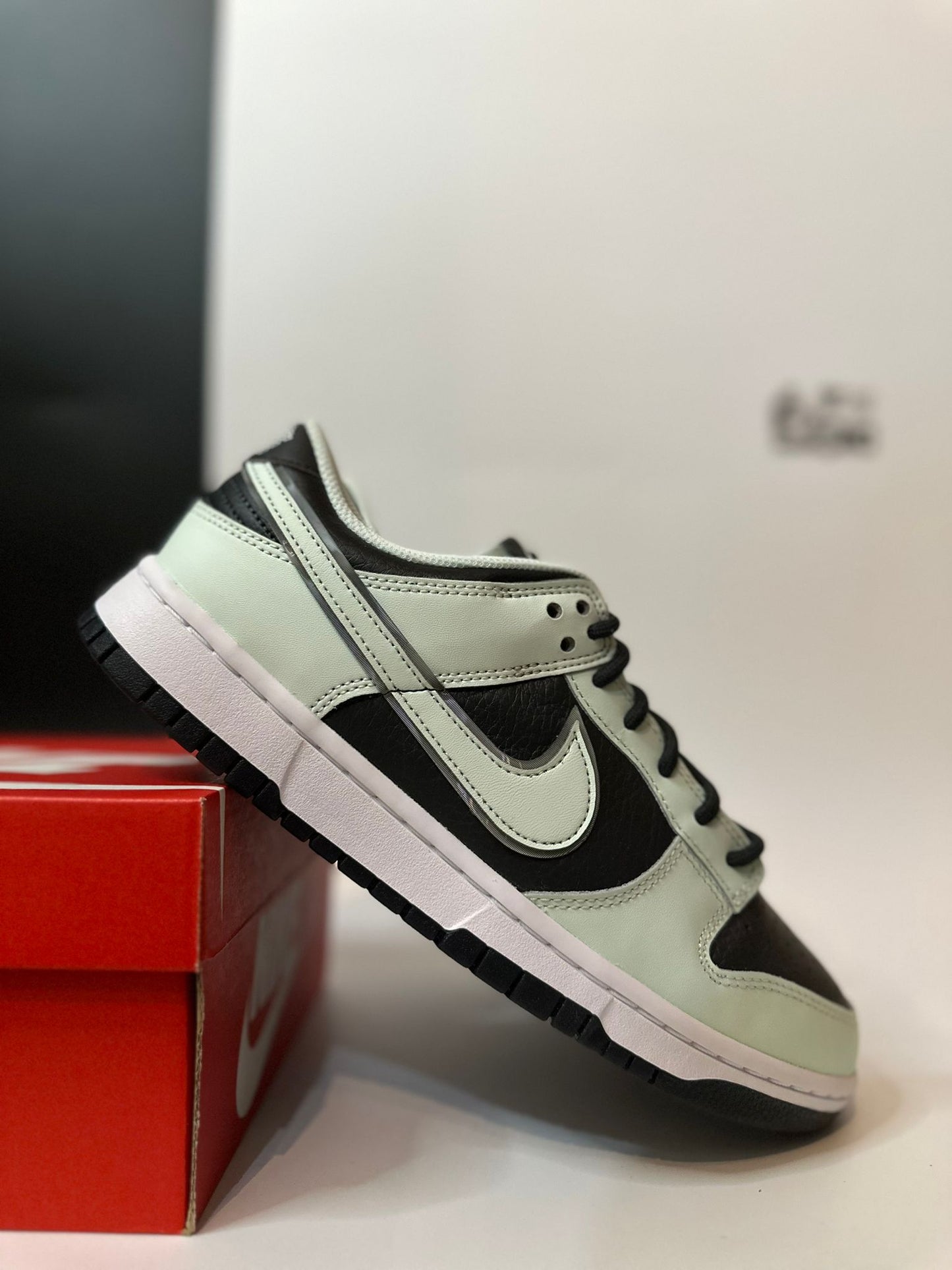 Nike Dunk Low "Smoke Grey"