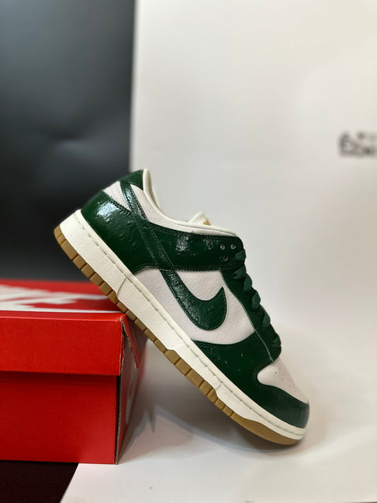 Nike Dunk Low "Phantom Green"