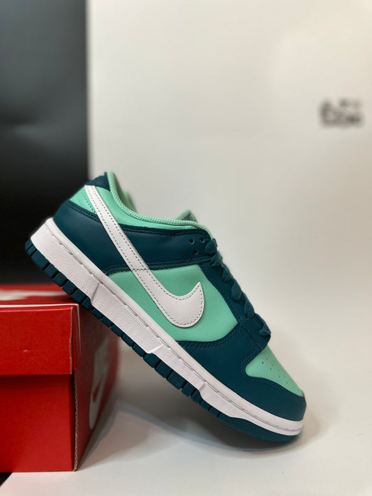 Nike Dunk Low "Geode Teal"