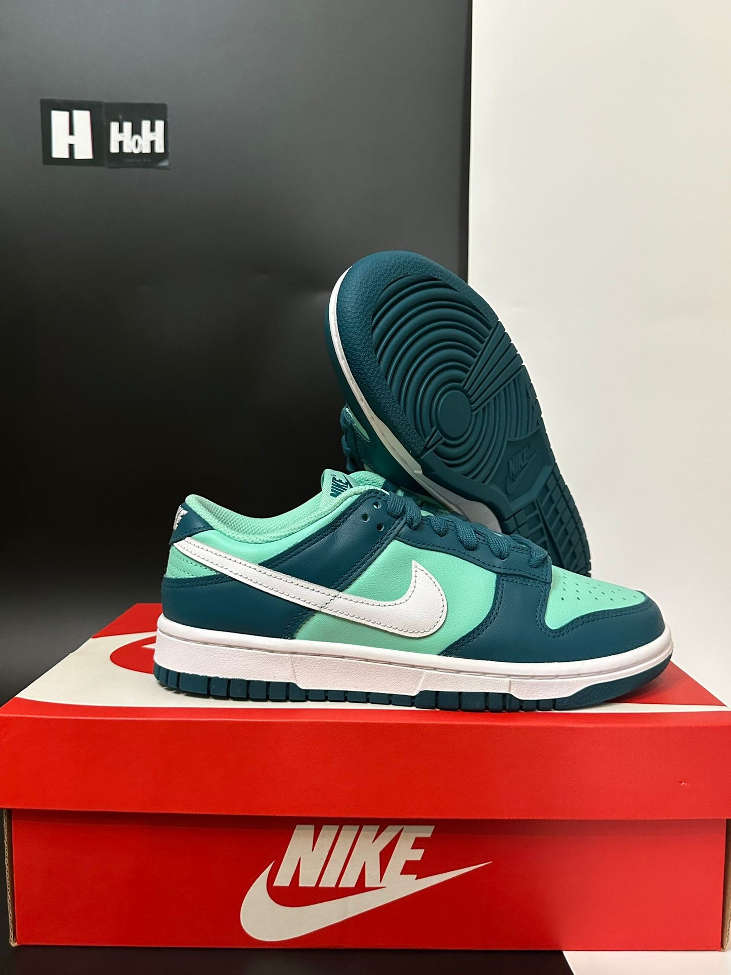 Nike Dunk Low "Geode Teal"